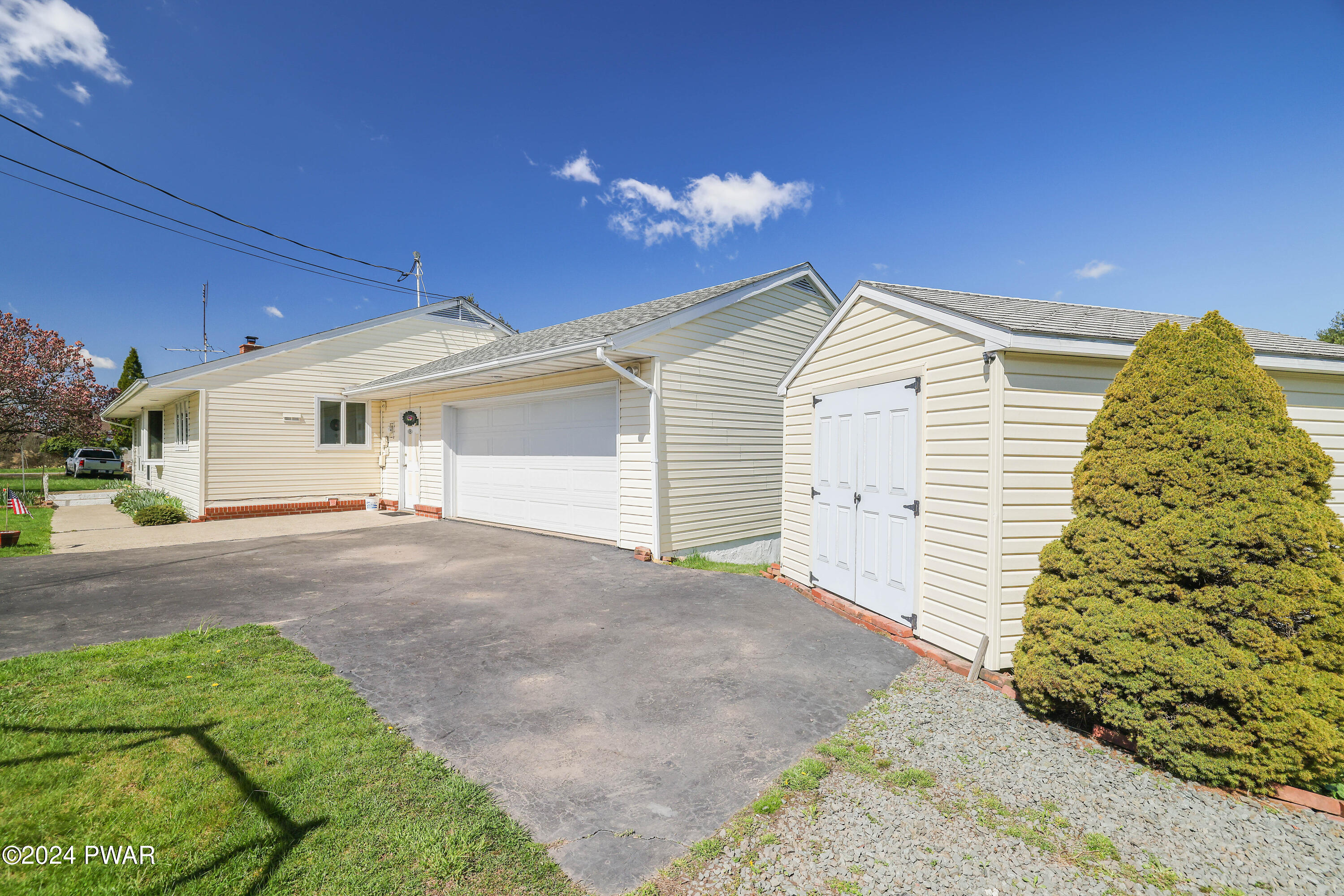 421 Beach Lake Highway