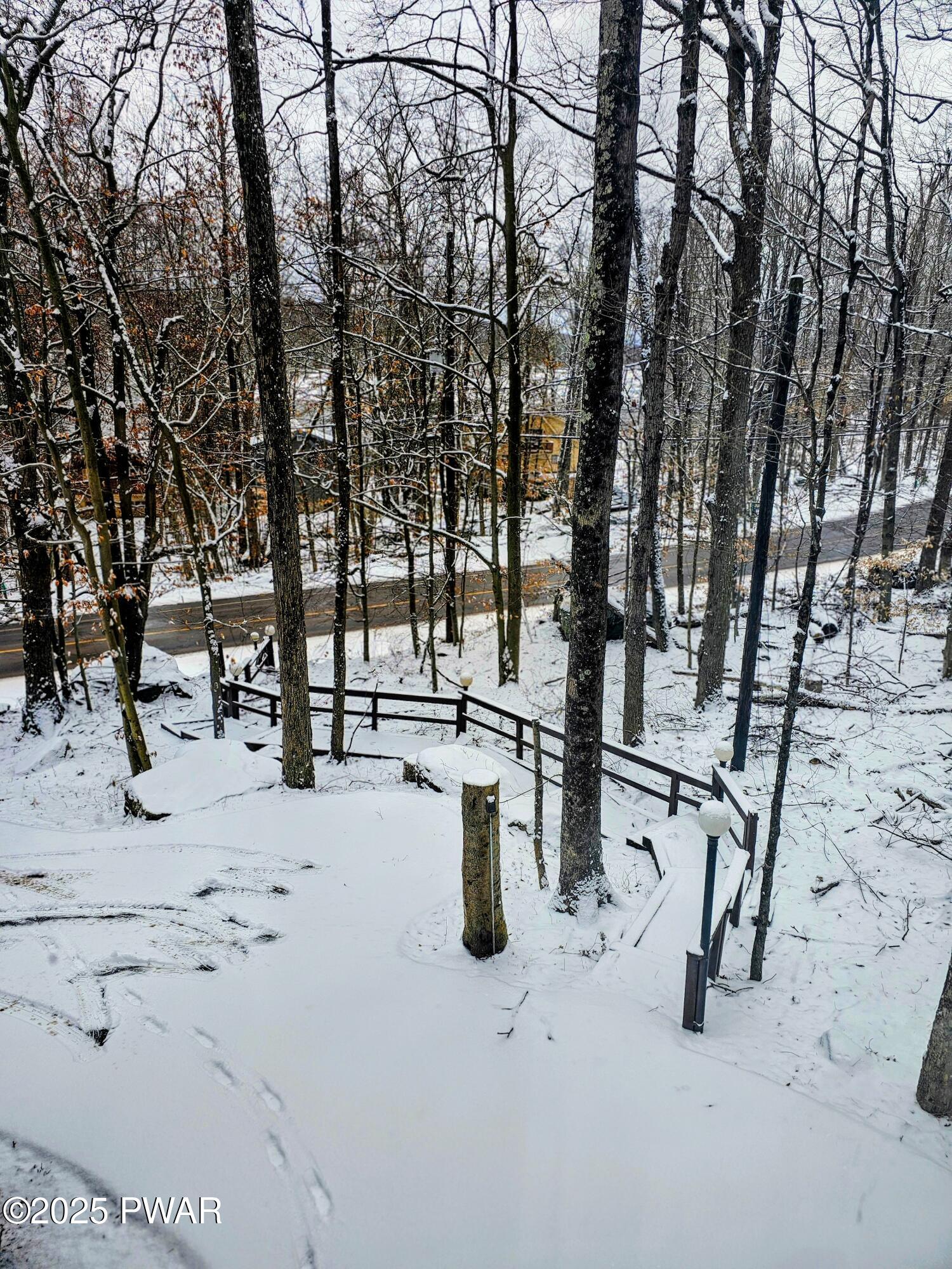 411 Lakeview Drive W