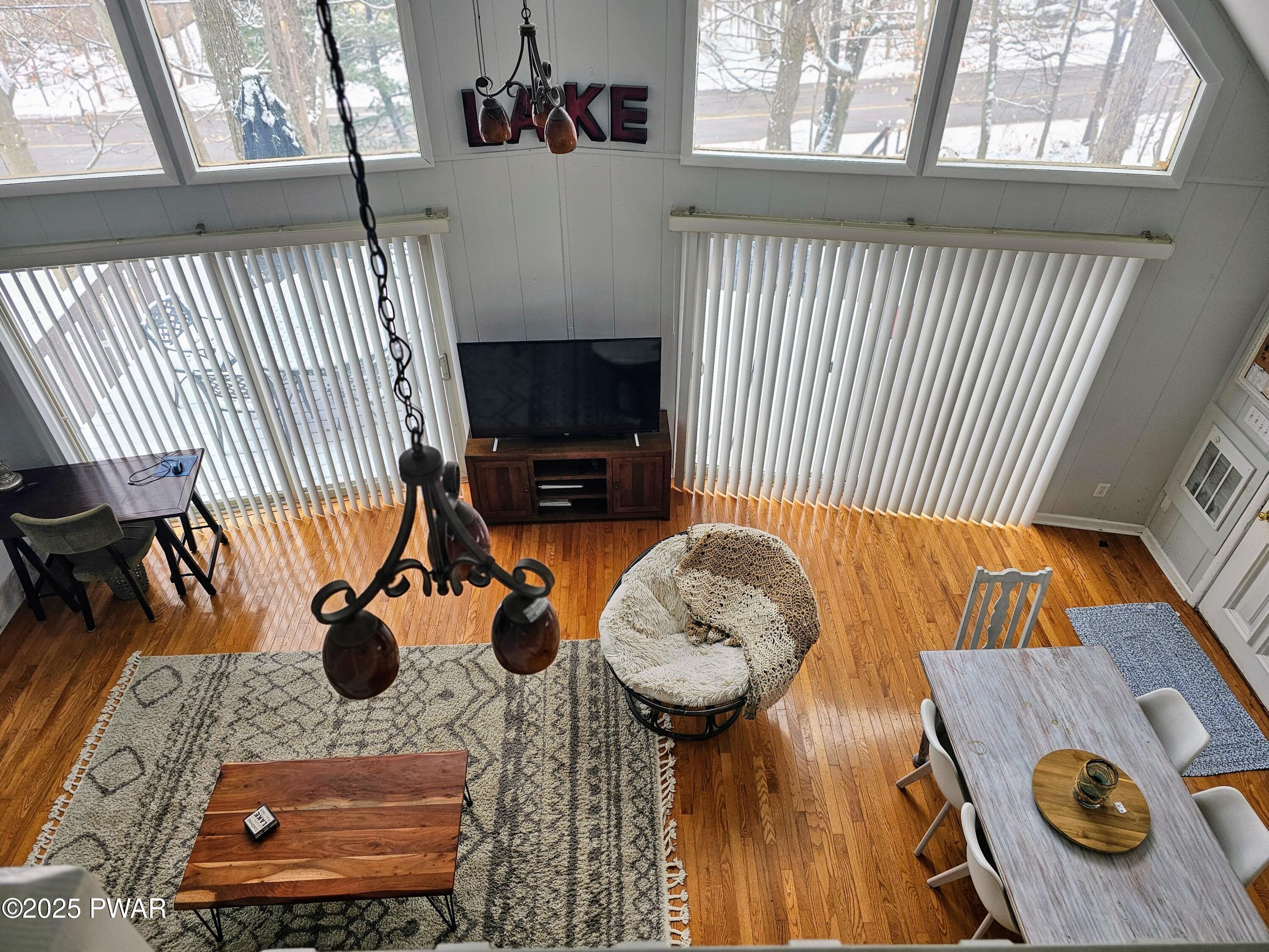 411 Lakeview Drive W