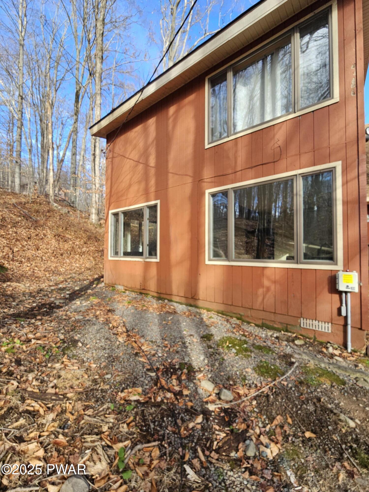 411 Lakeview Drive W