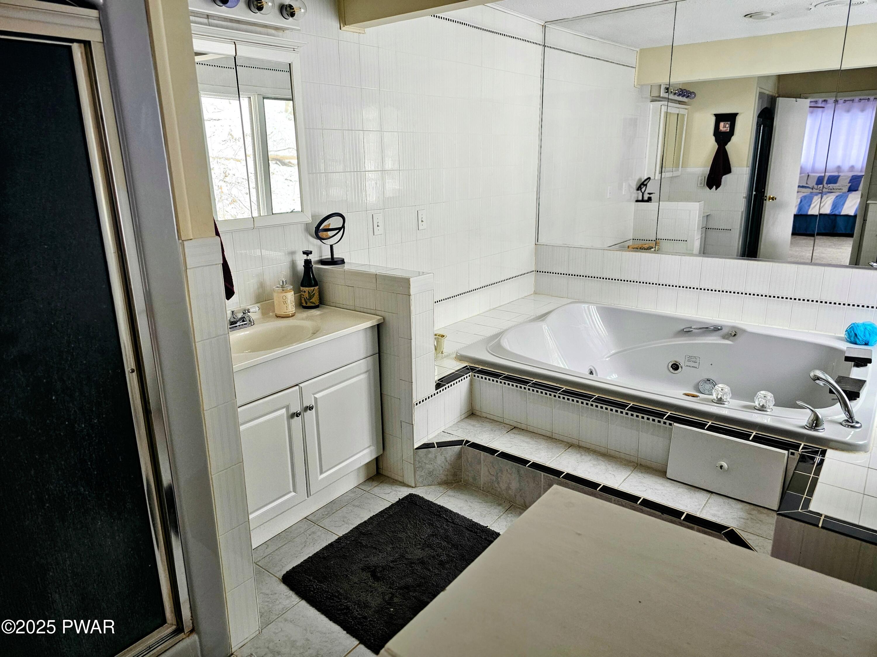 411 Lakeview Drive W