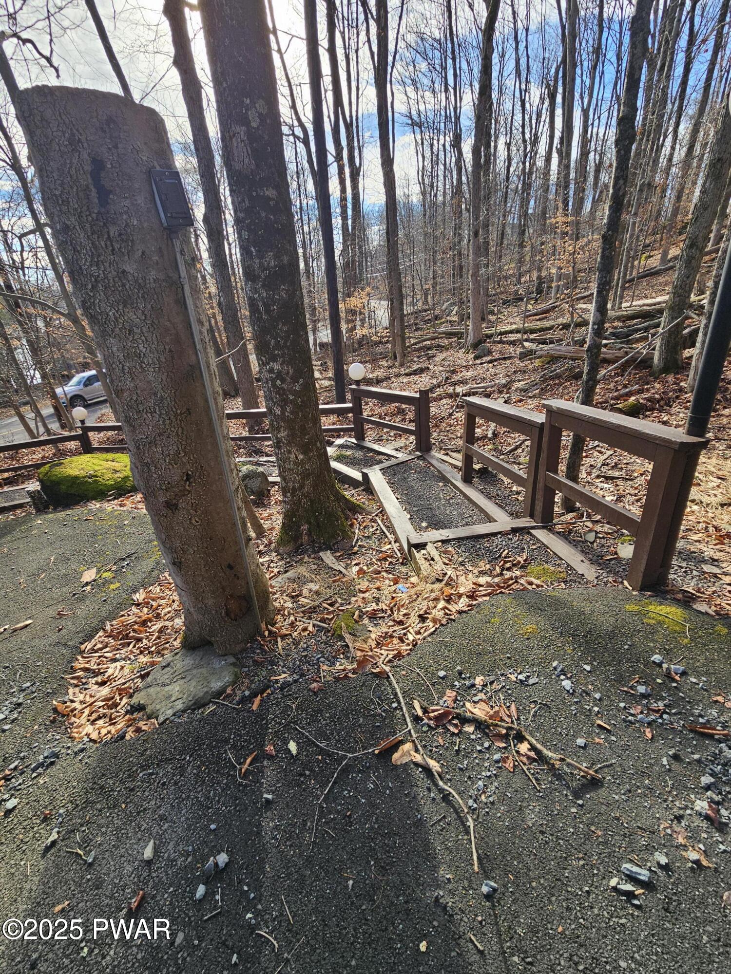 411 Lakeview Drive W