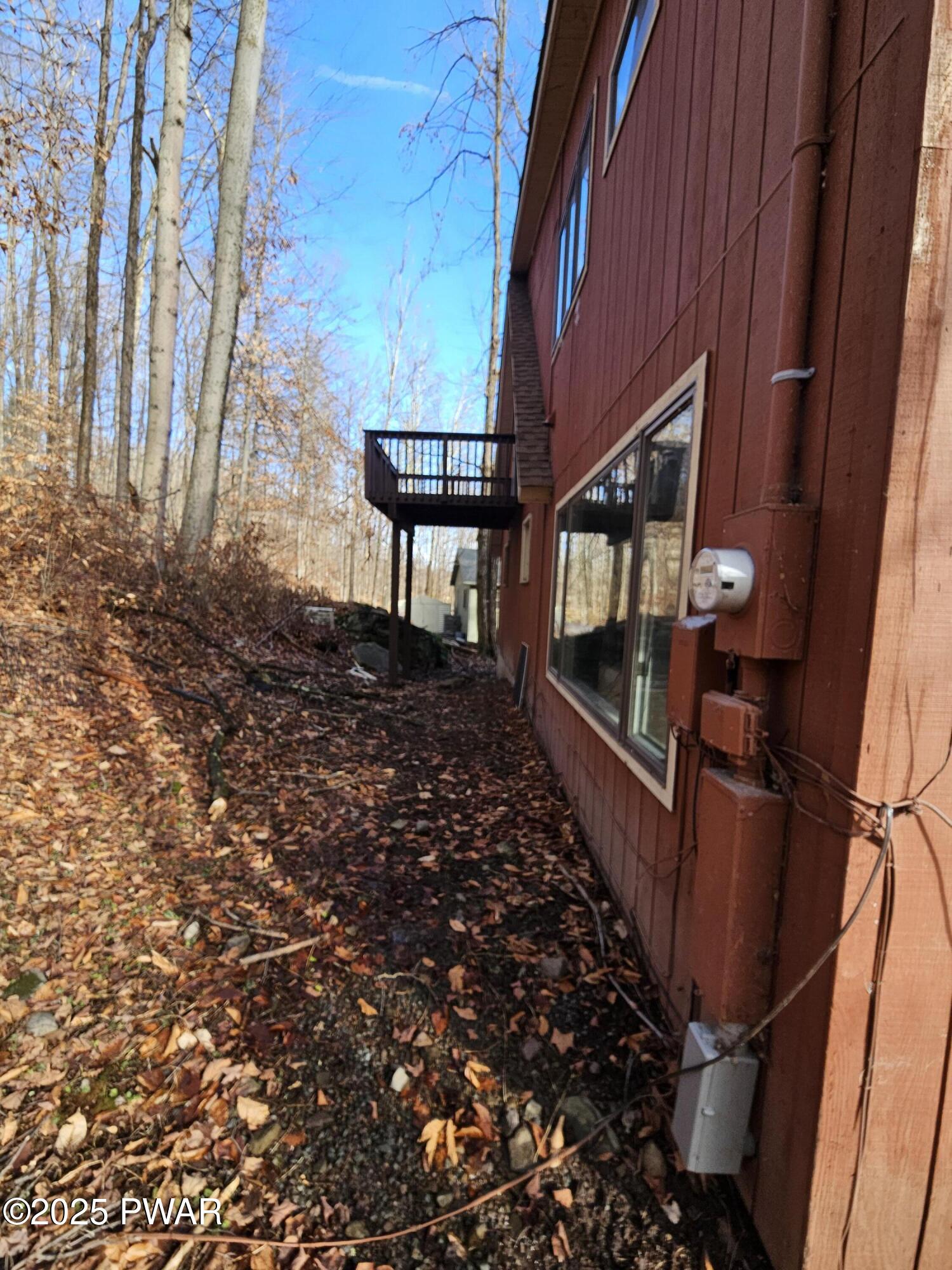 411 Lakeview Drive W