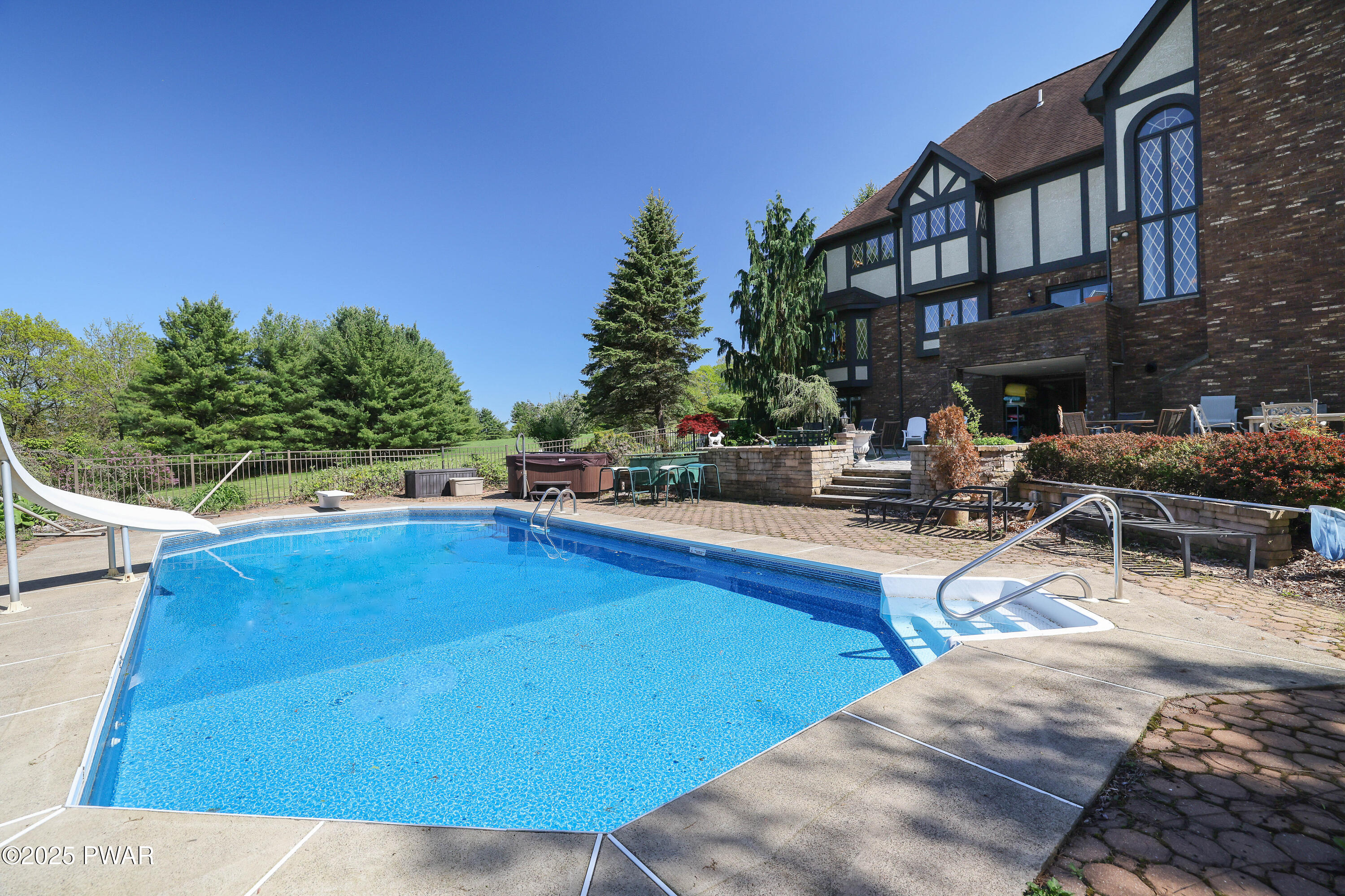 555 Valley View Road