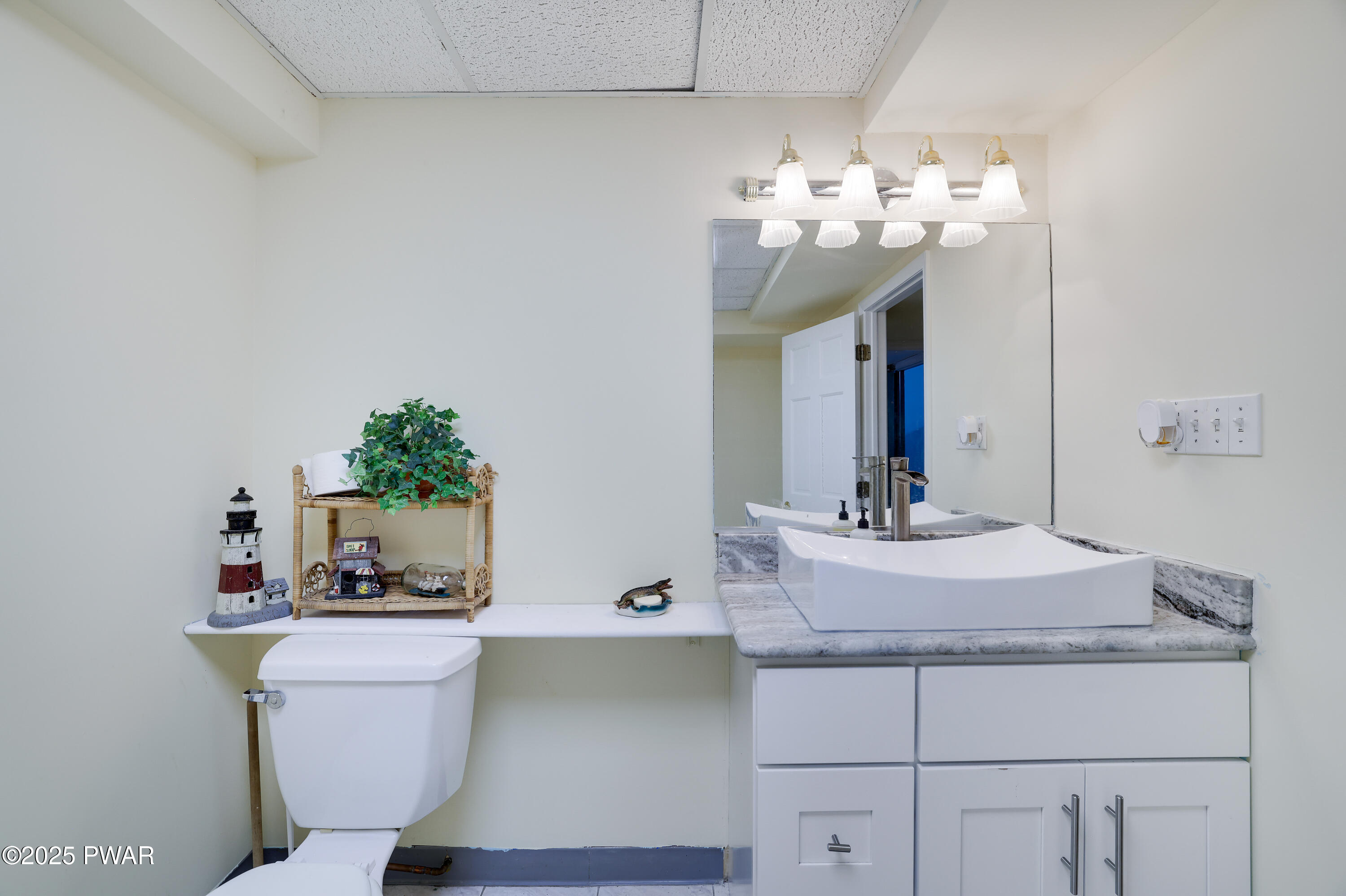 555 Valley View Road