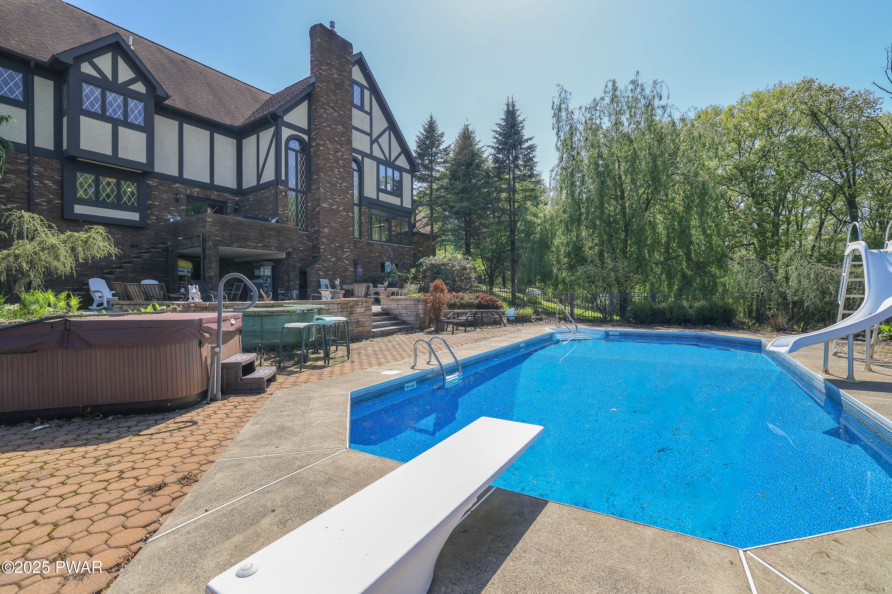 555 Valley View Road