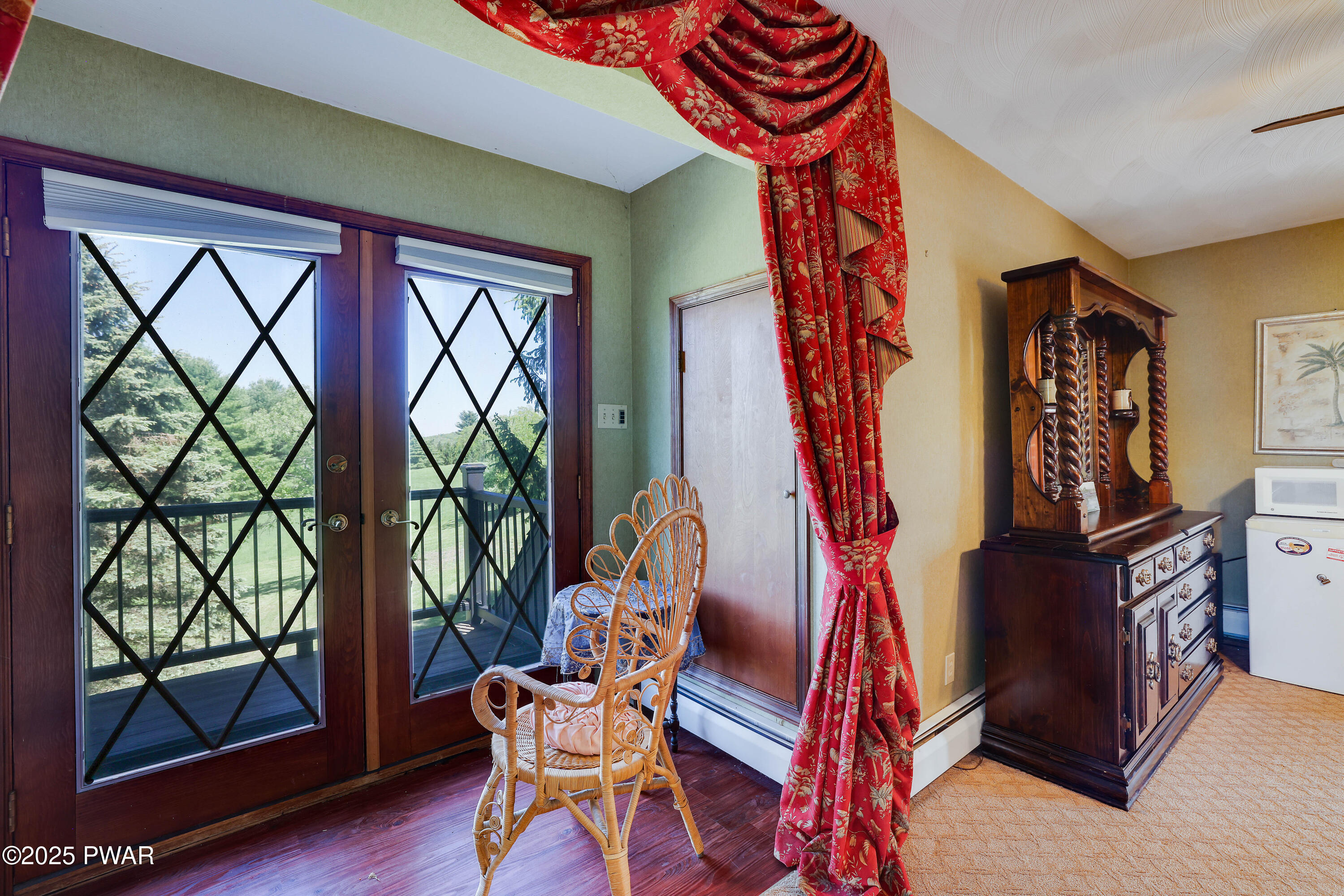 555 Valley View Road