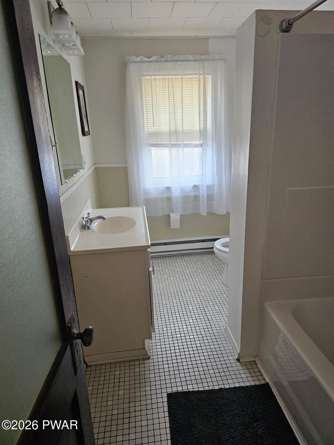 700 Main Street Unit: 3