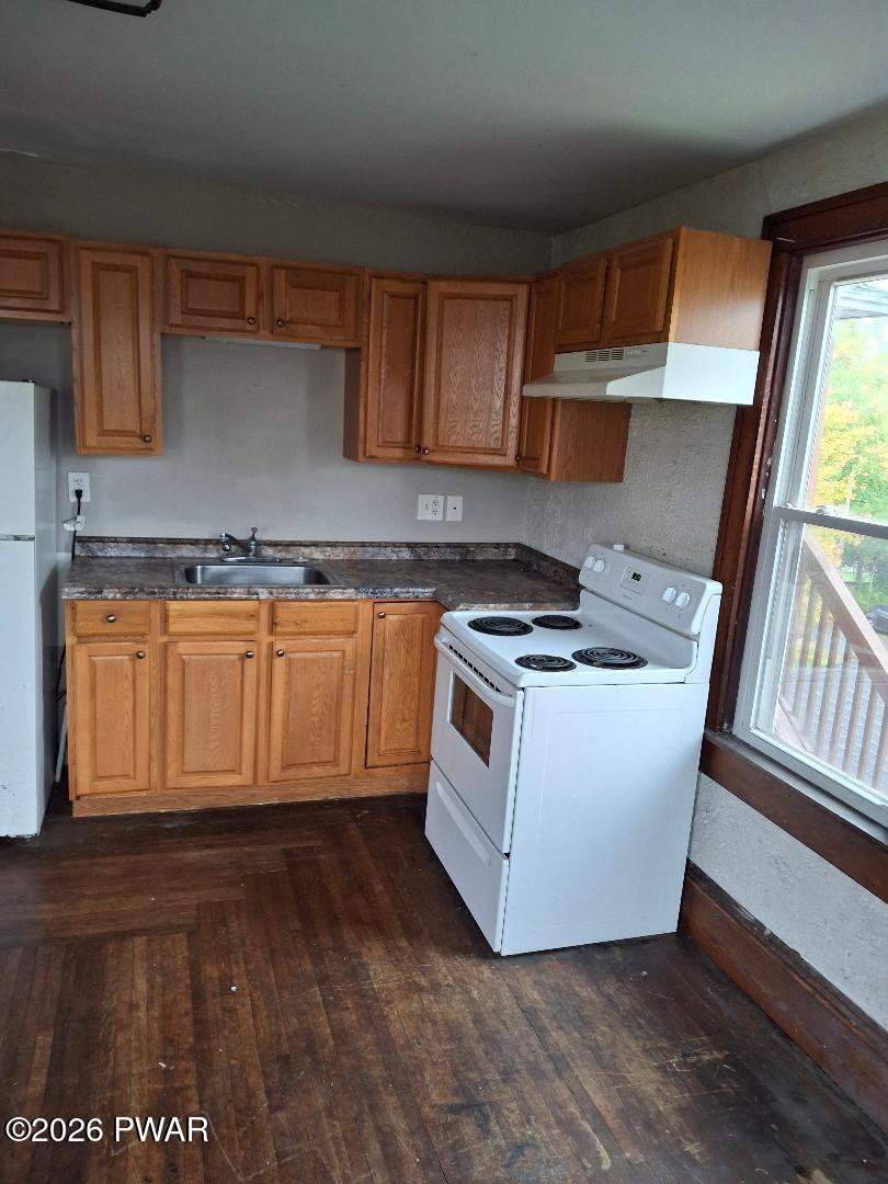 700 Main Street Unit: 3