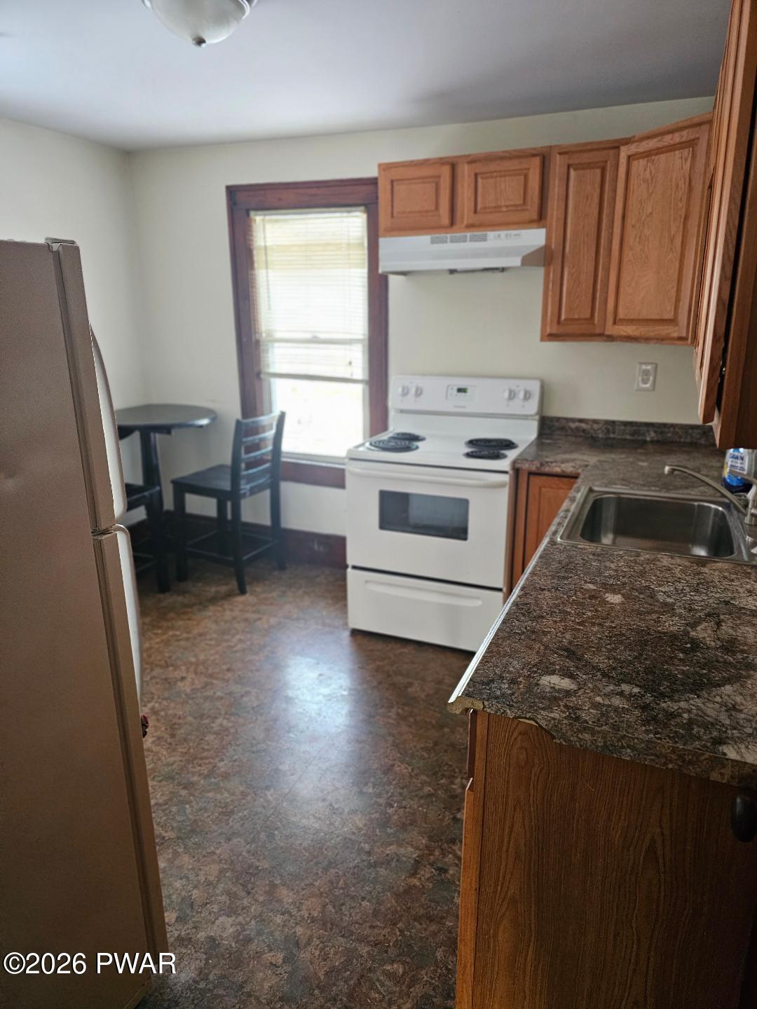 700 Main Street Unit: 3