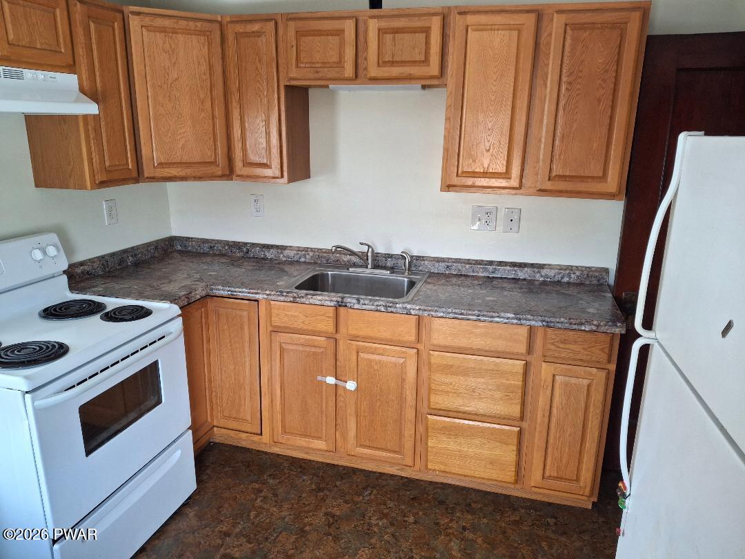 700 Main Street Unit: 3