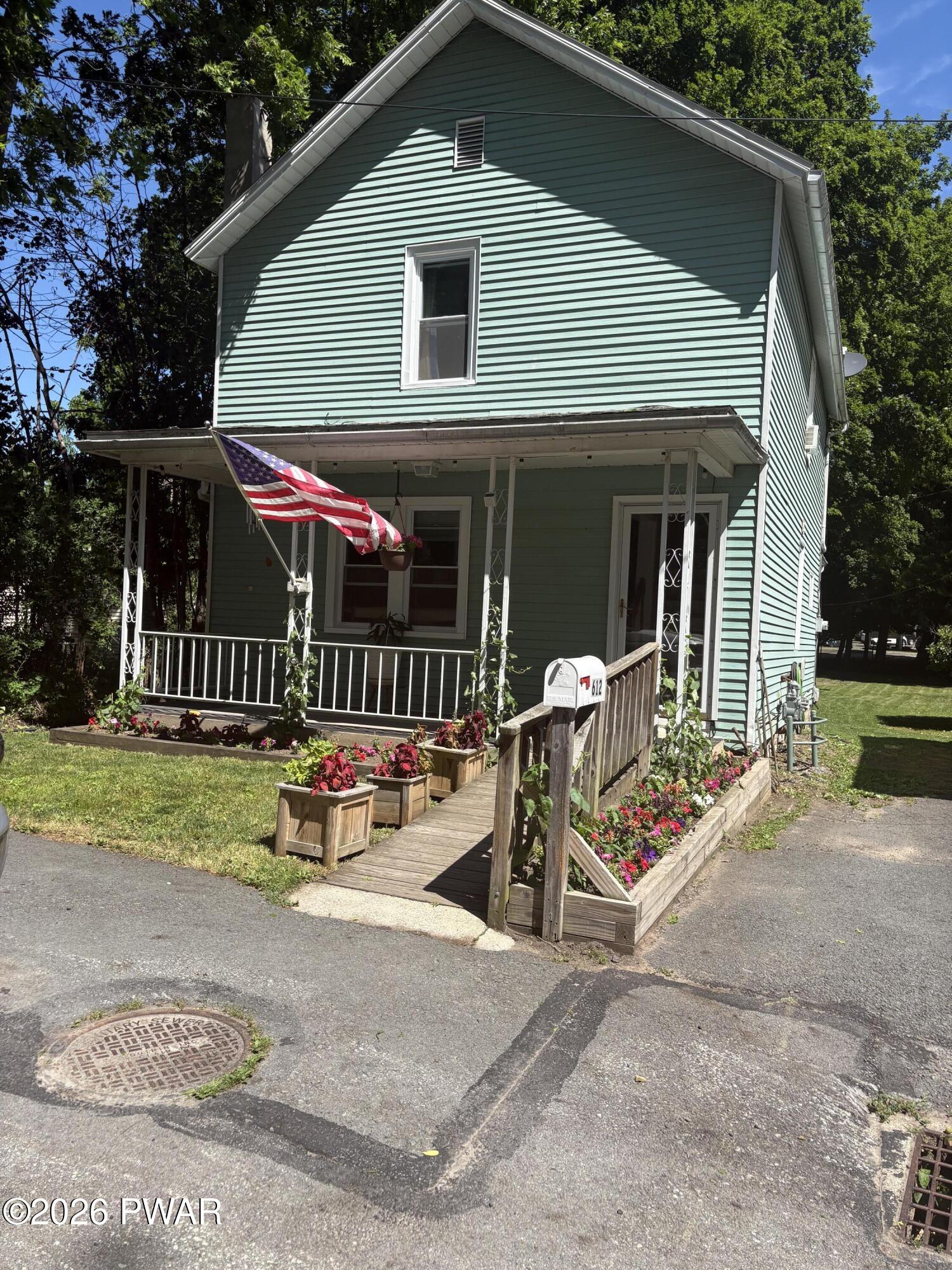 612 John Street