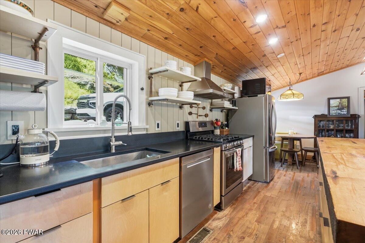 536 River Road