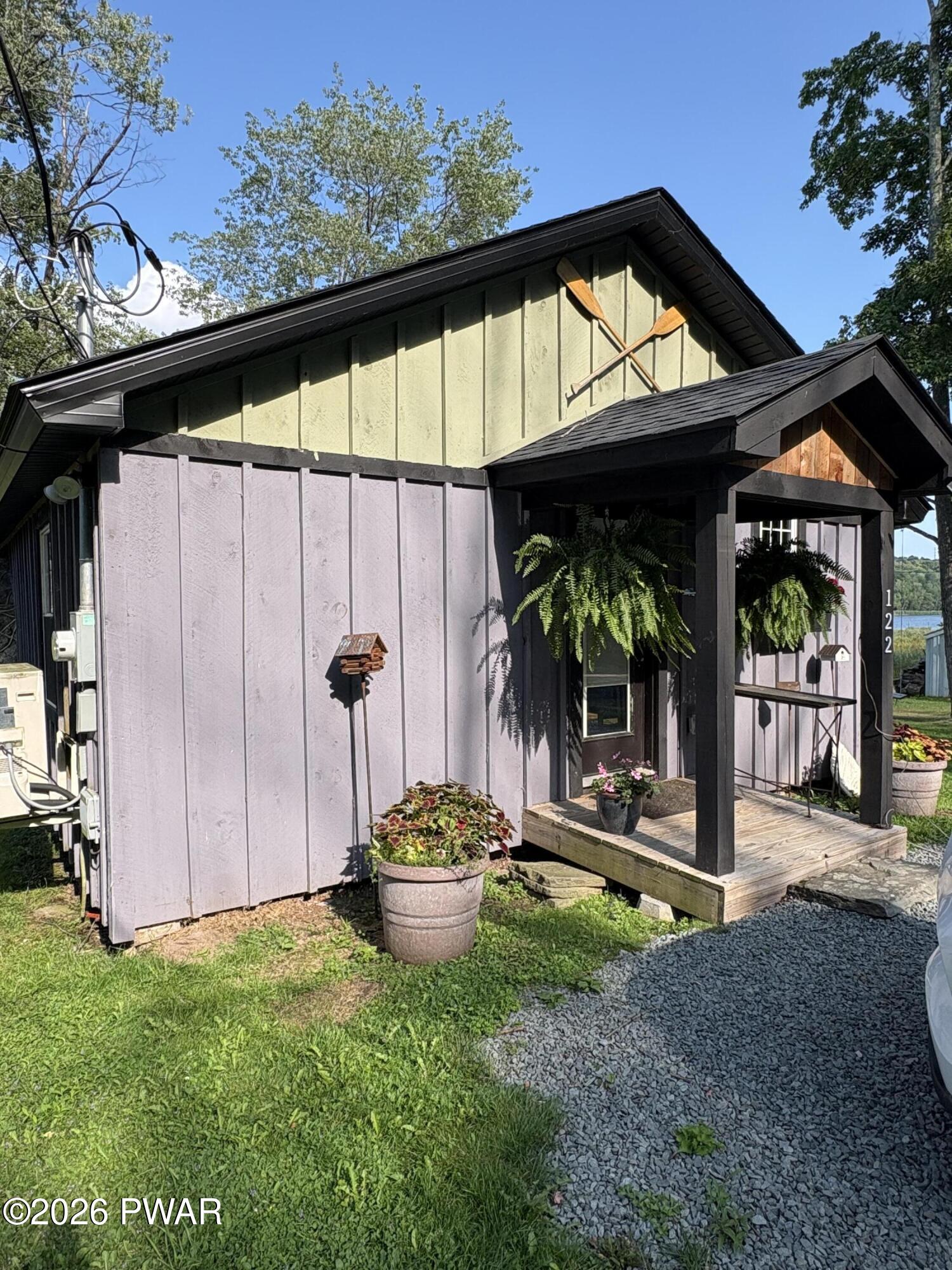122 Lakeside Avenue