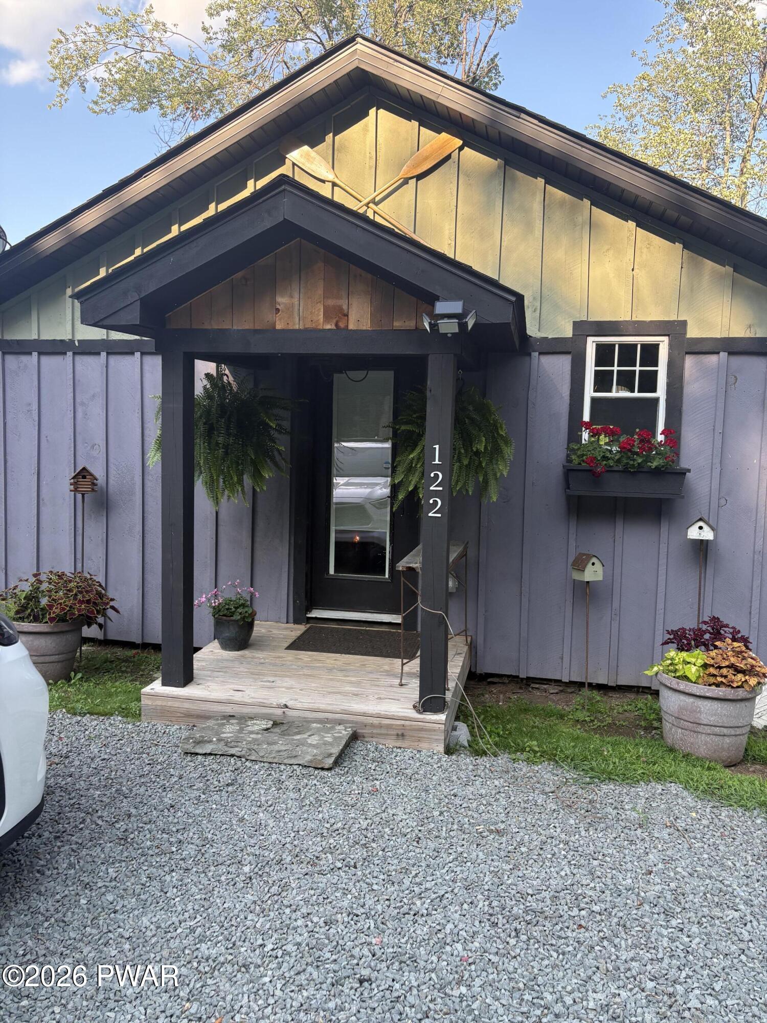 122 Lakeside Avenue