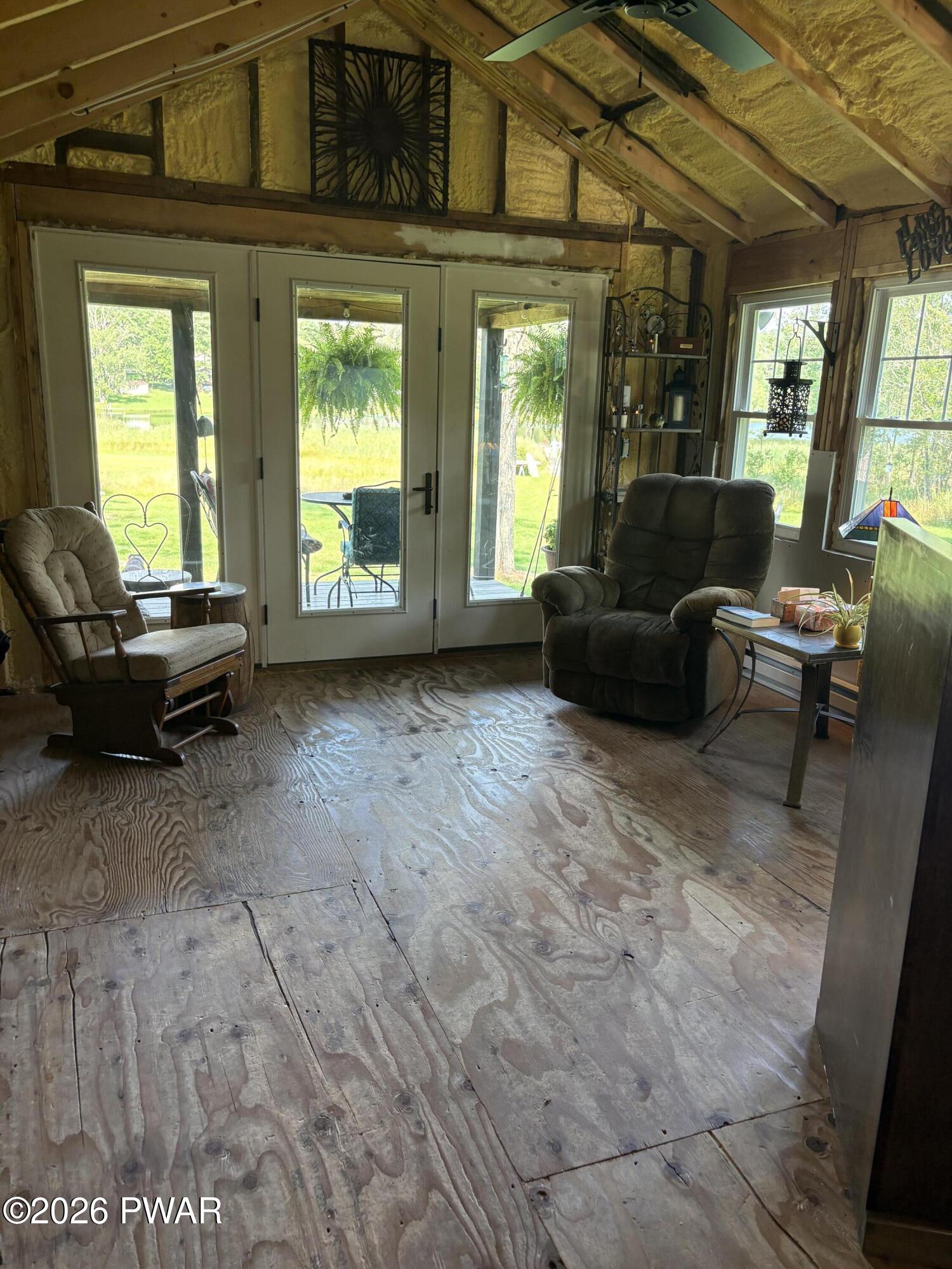 122 Lakeside Avenue