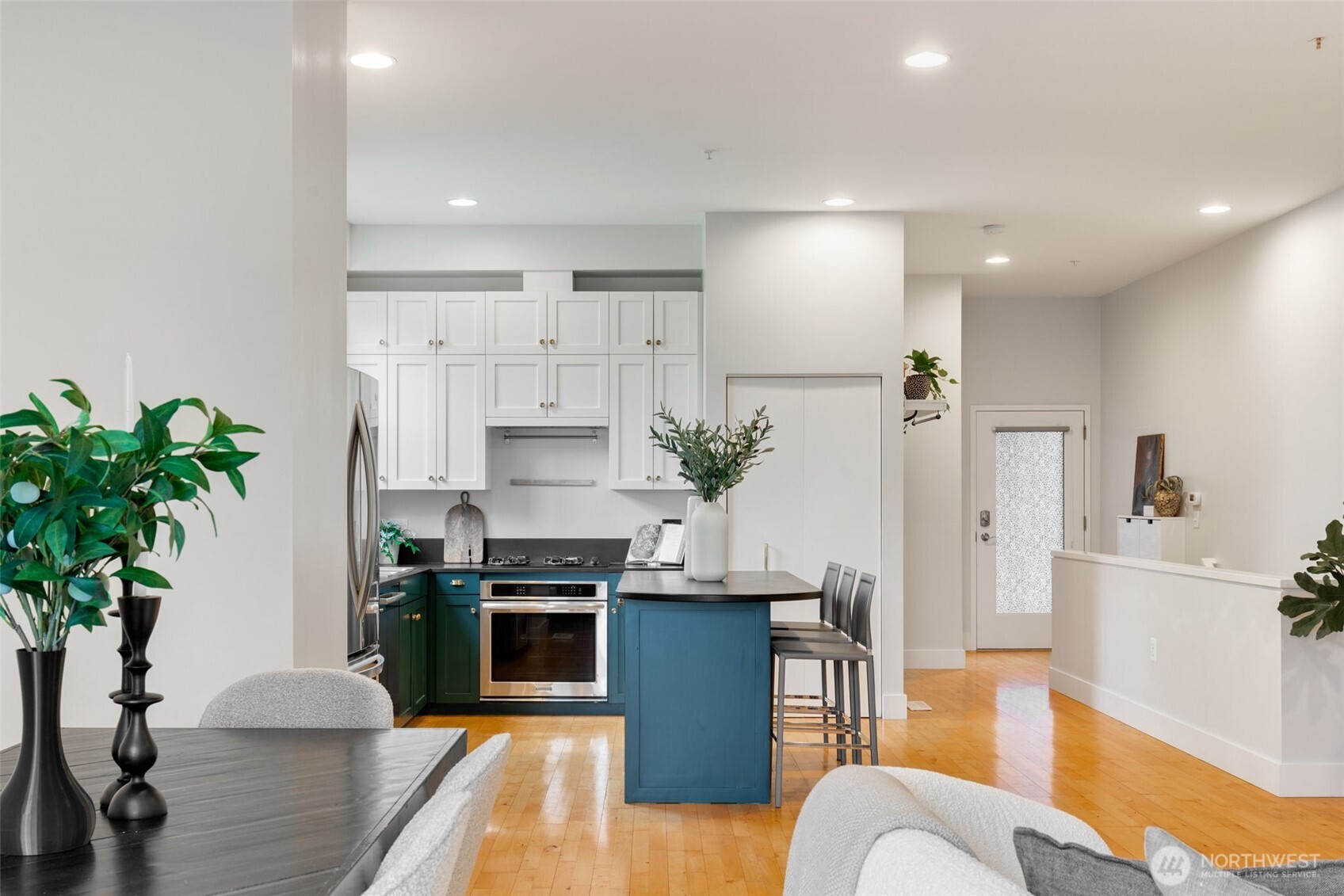 615 E Pike Street Unit: 306