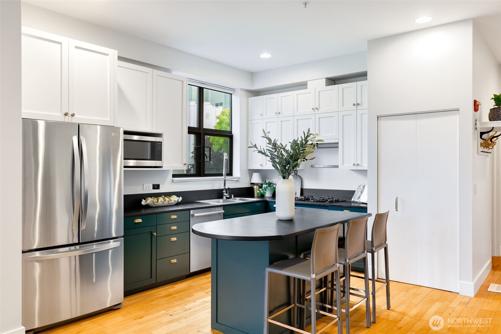 615 E Pike Street Unit: 306