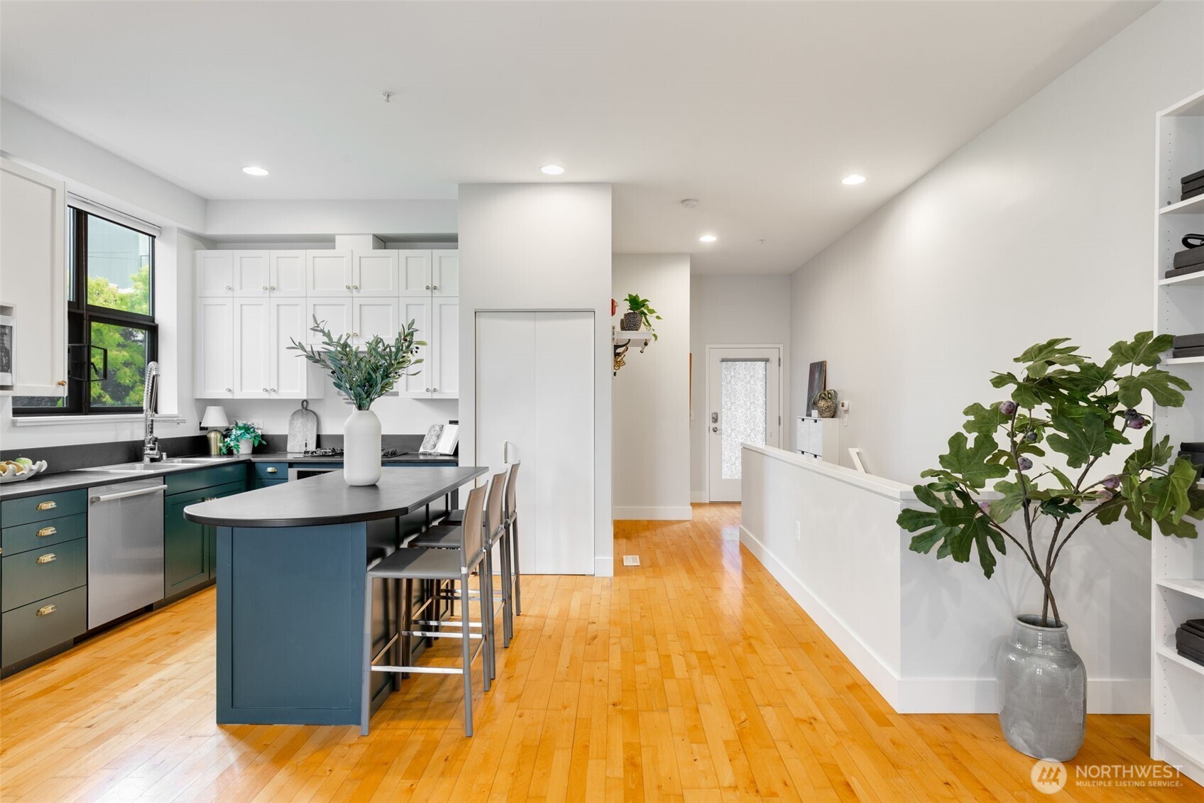615 E Pike Street Unit: 306