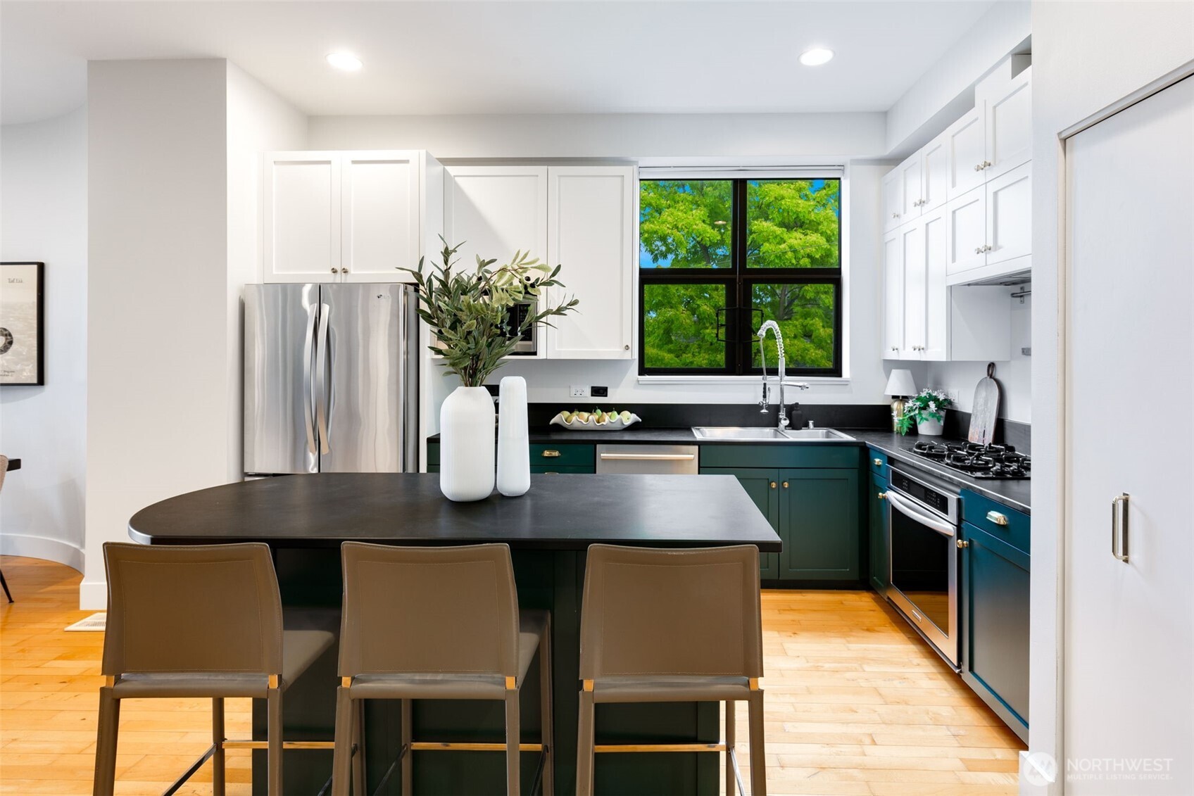 615 E Pike Street Unit: 306