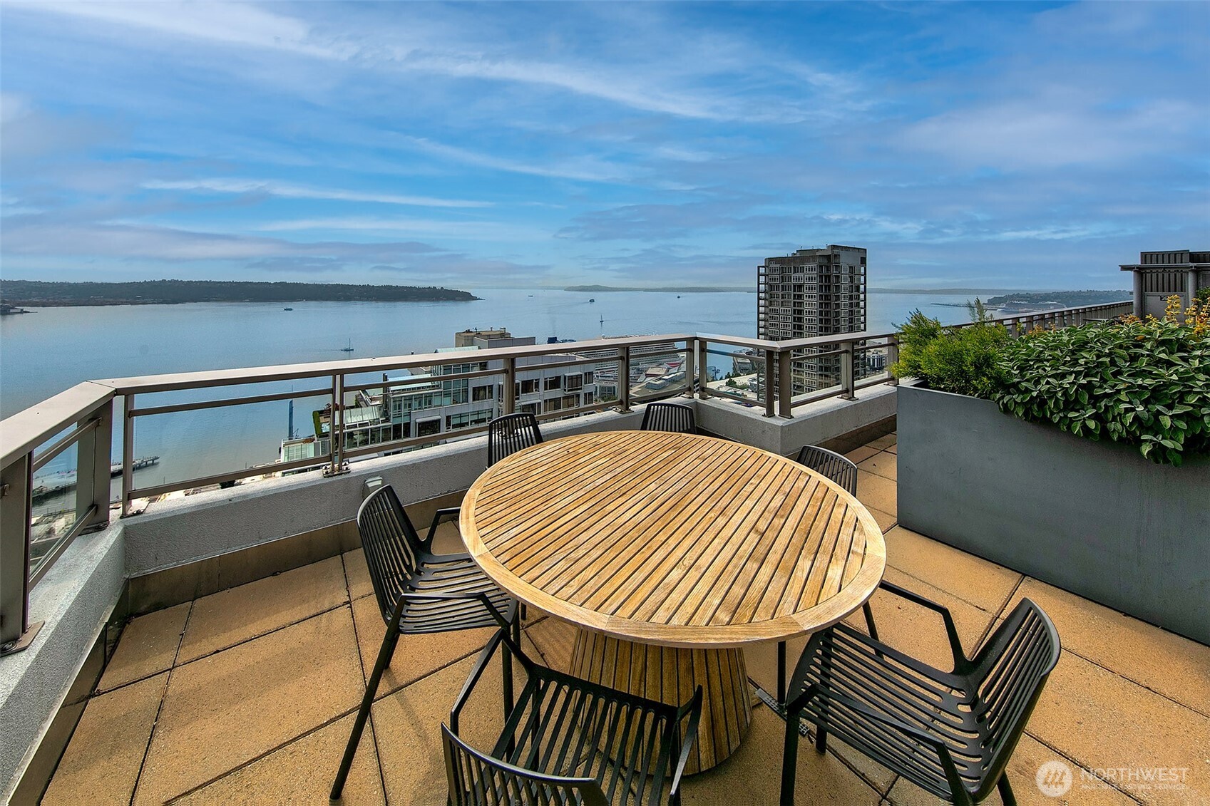 2033 2nd Avenue Unit: 1407