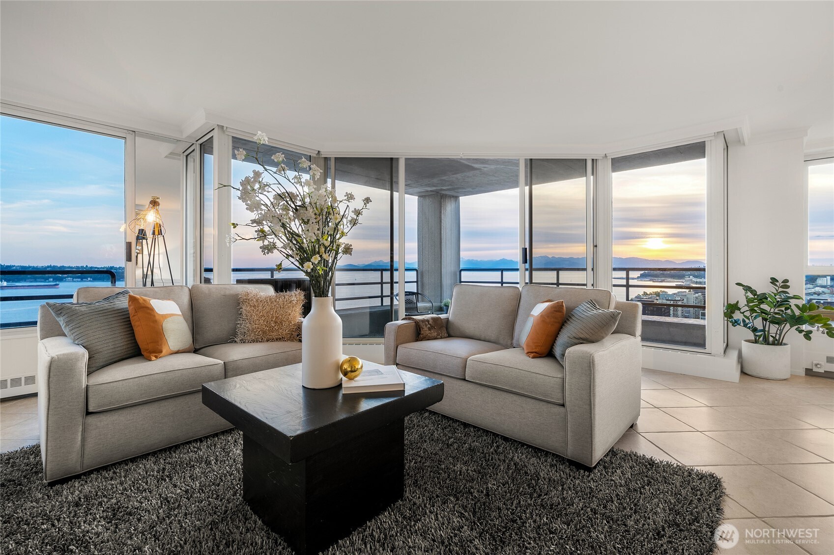 2125 1st Avenue Unit: 2101