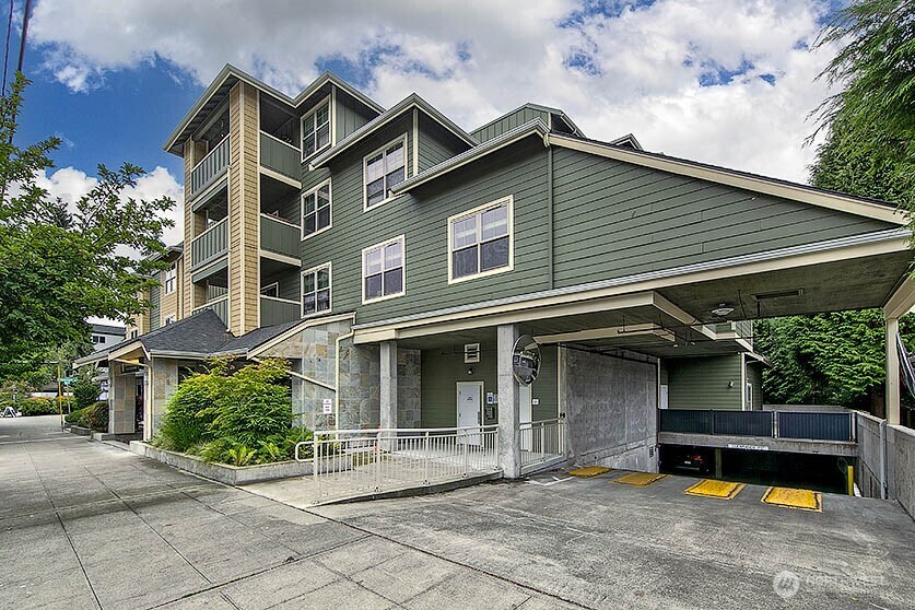 3150 W Government Way Unit: 206