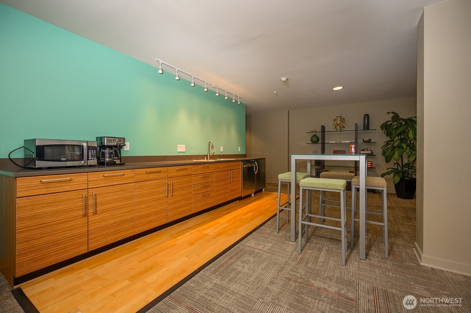 1530 NW Market Street Unit: 412