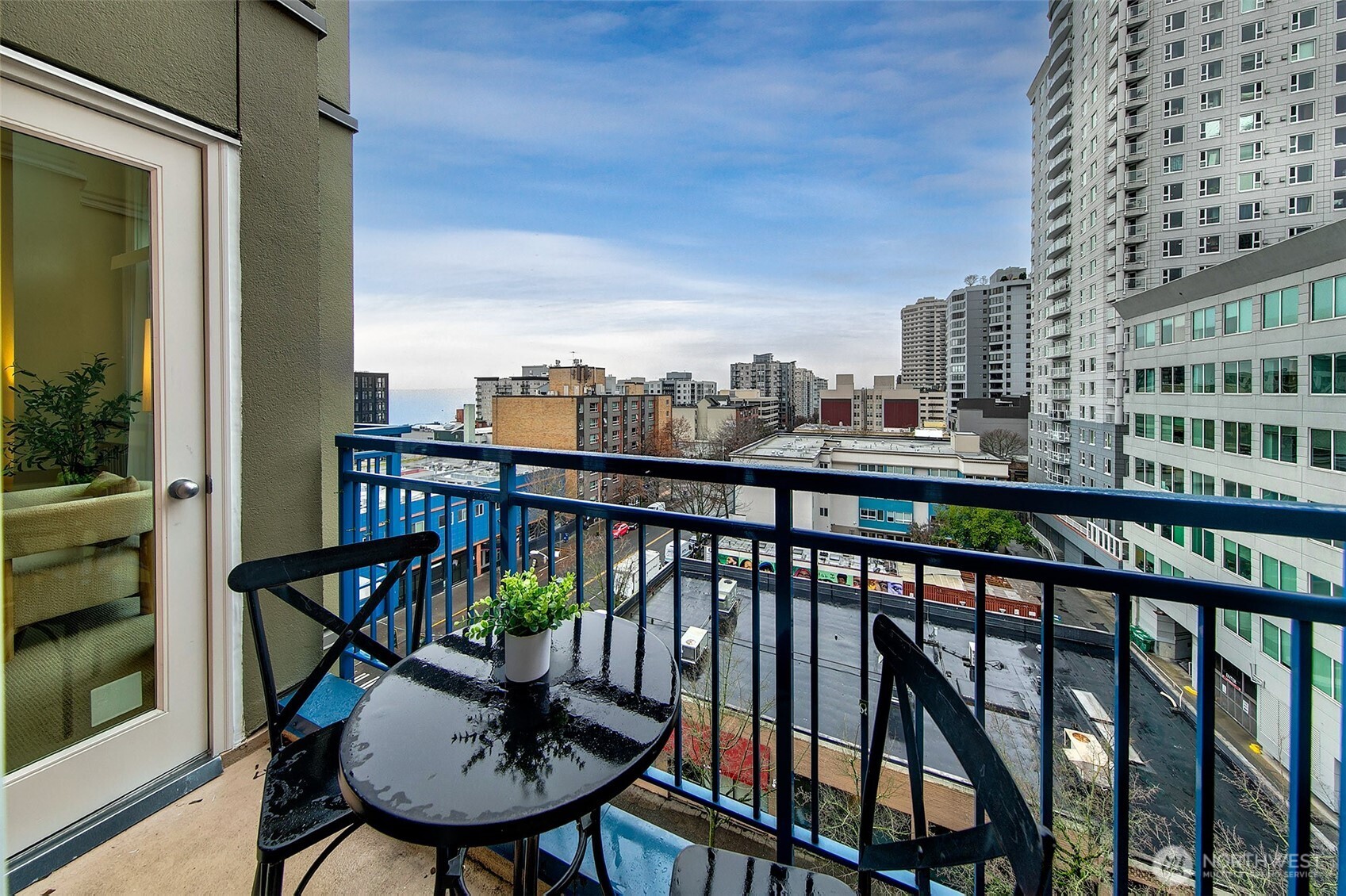 2414 1st Avenue Unit: 707