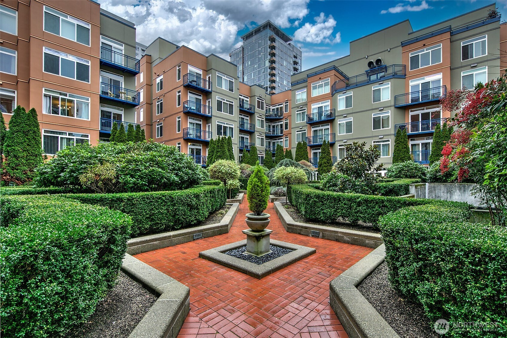 2414 1st Avenue Unit: 707