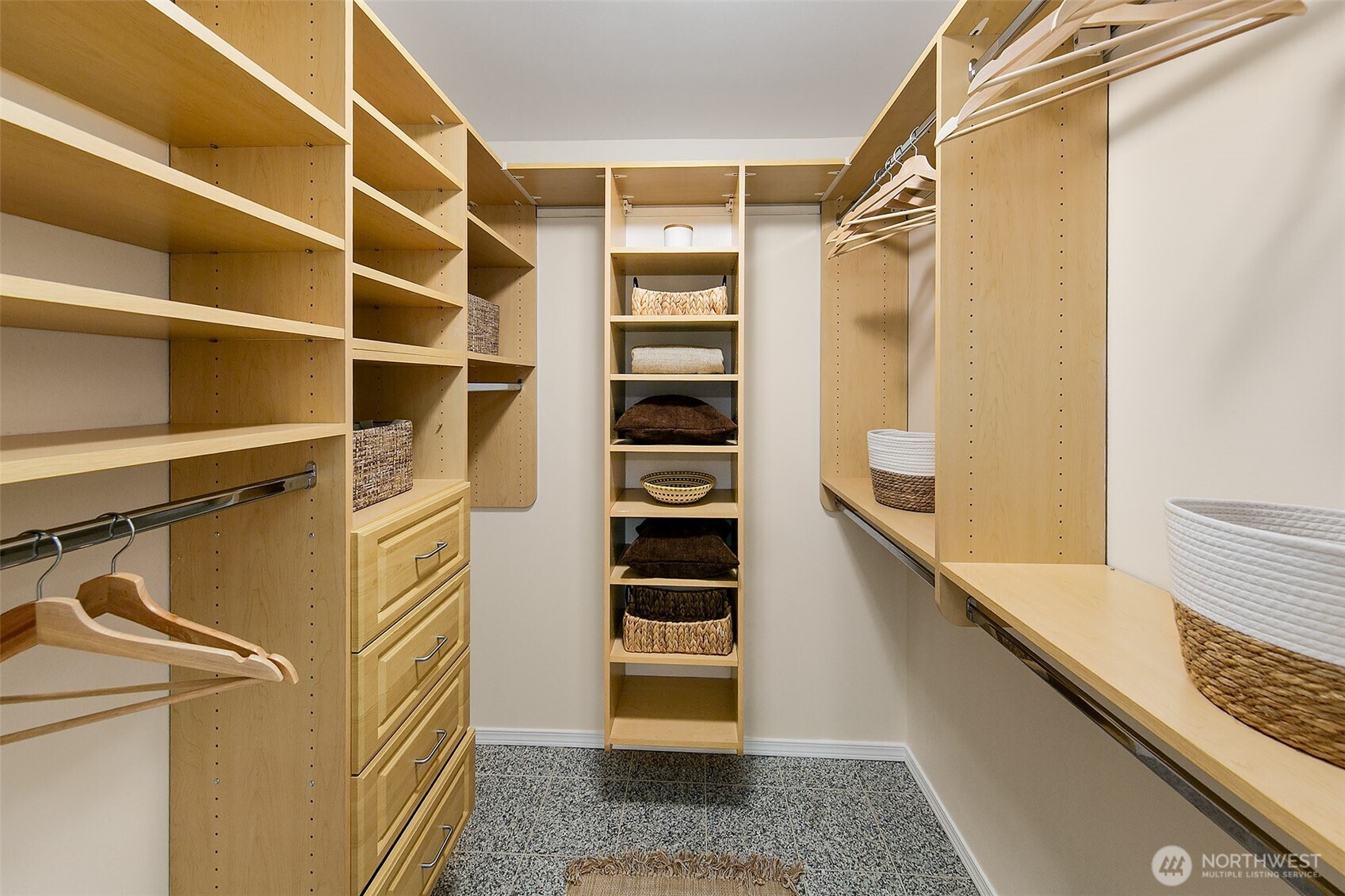 2414 1st Avenue Unit: 707