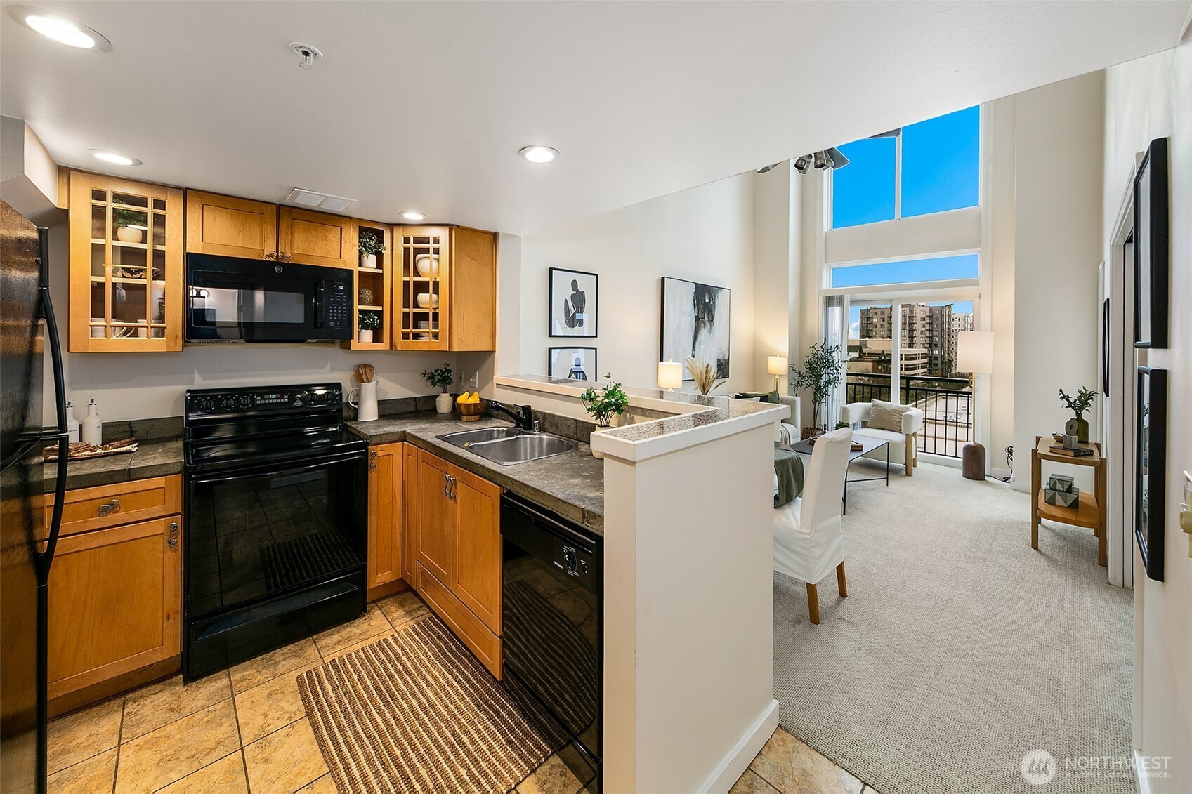 2414 1st Avenue Unit: 707