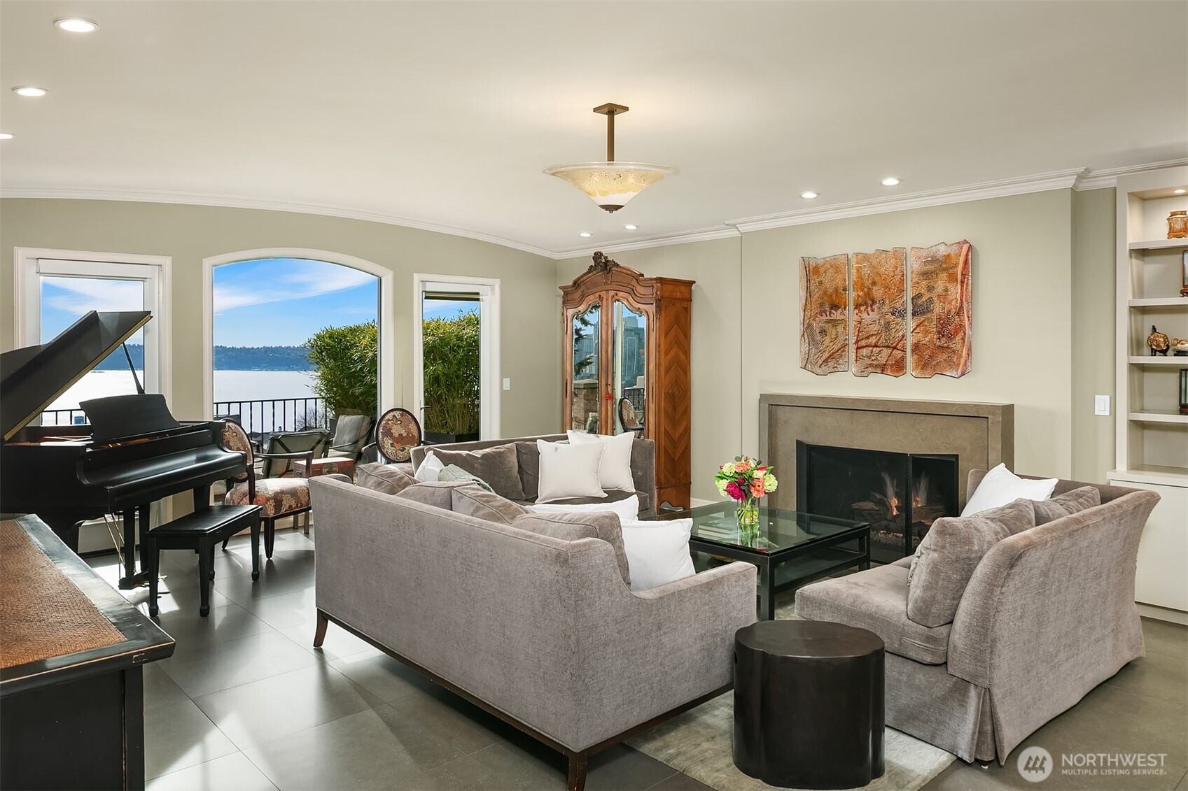 317 W Highland Drive