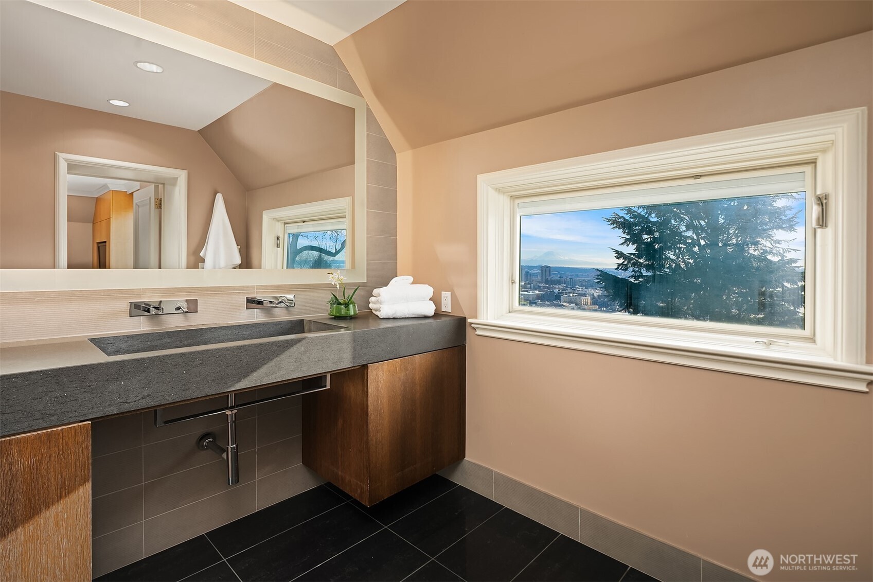 317 W Highland Drive