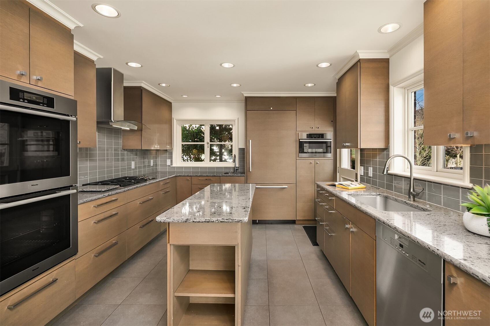 317 W Highland Drive