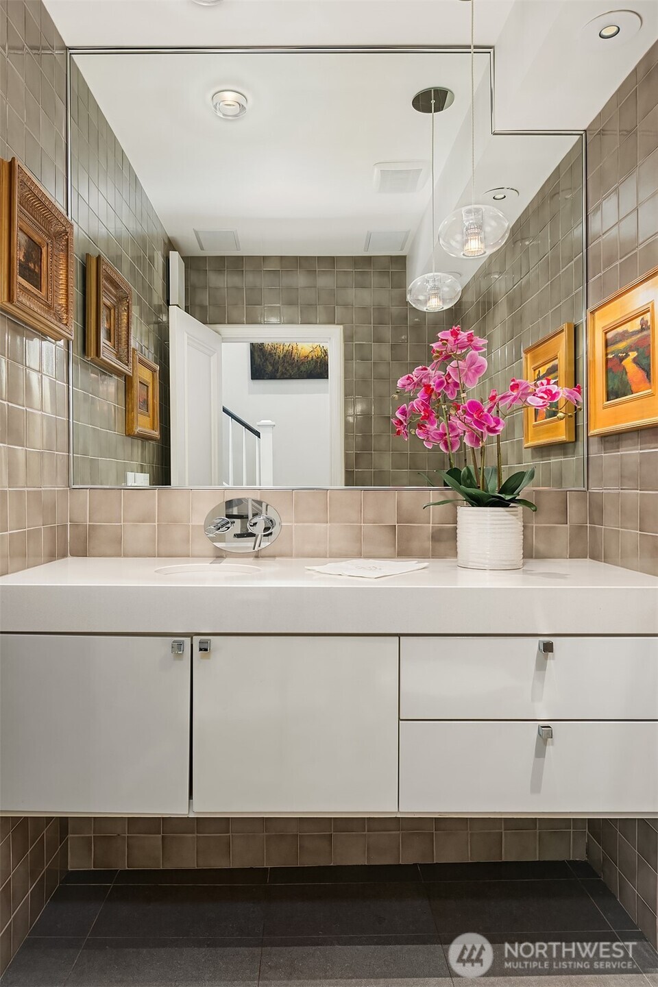 317 W Highland Drive