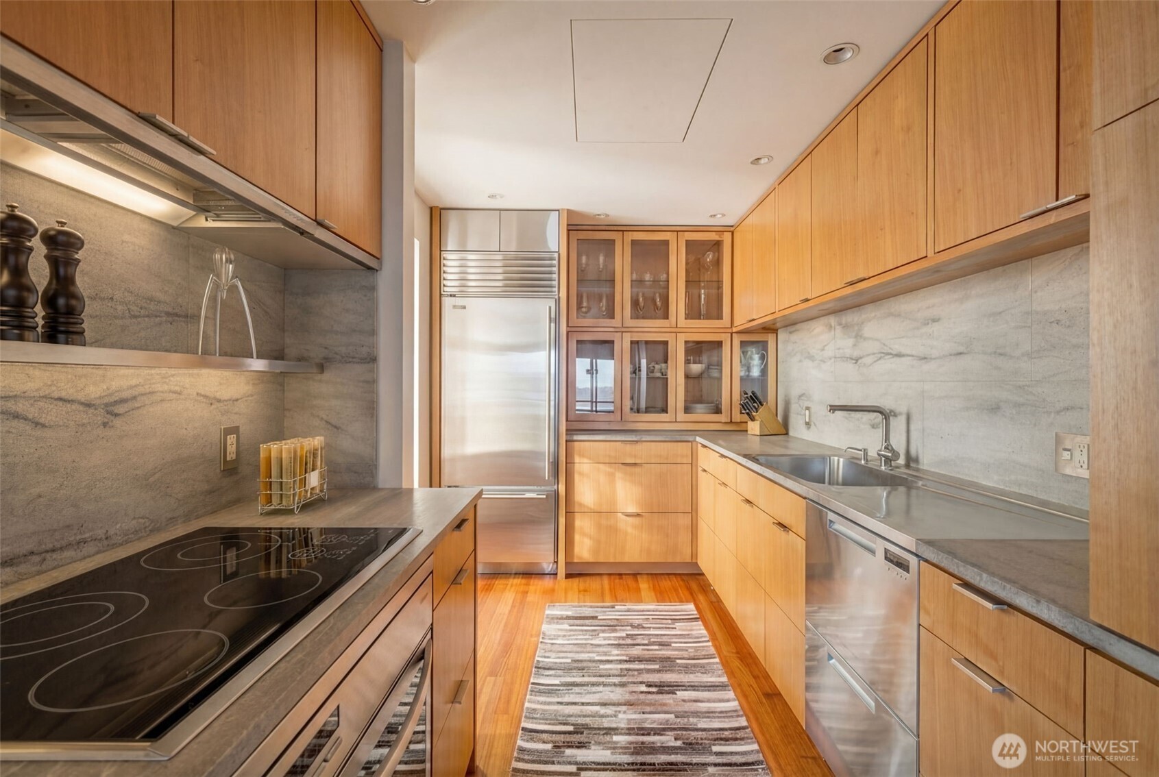 2021 1st Avenue Unit: E8