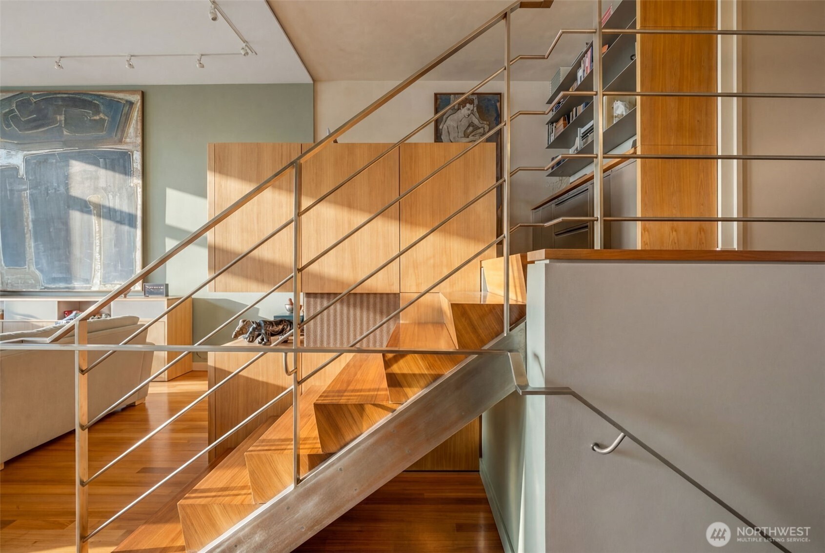 2021 1st Avenue Unit: E8