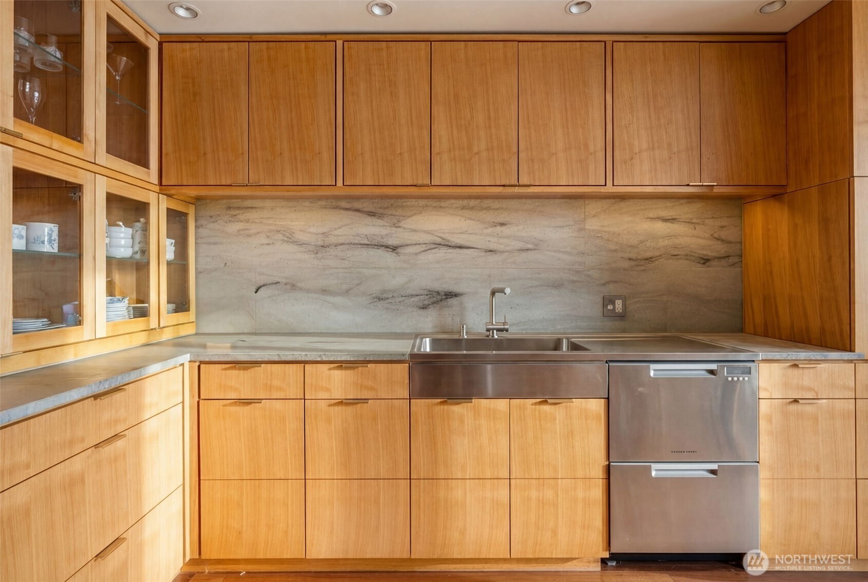 2021 1st Avenue Unit: E8