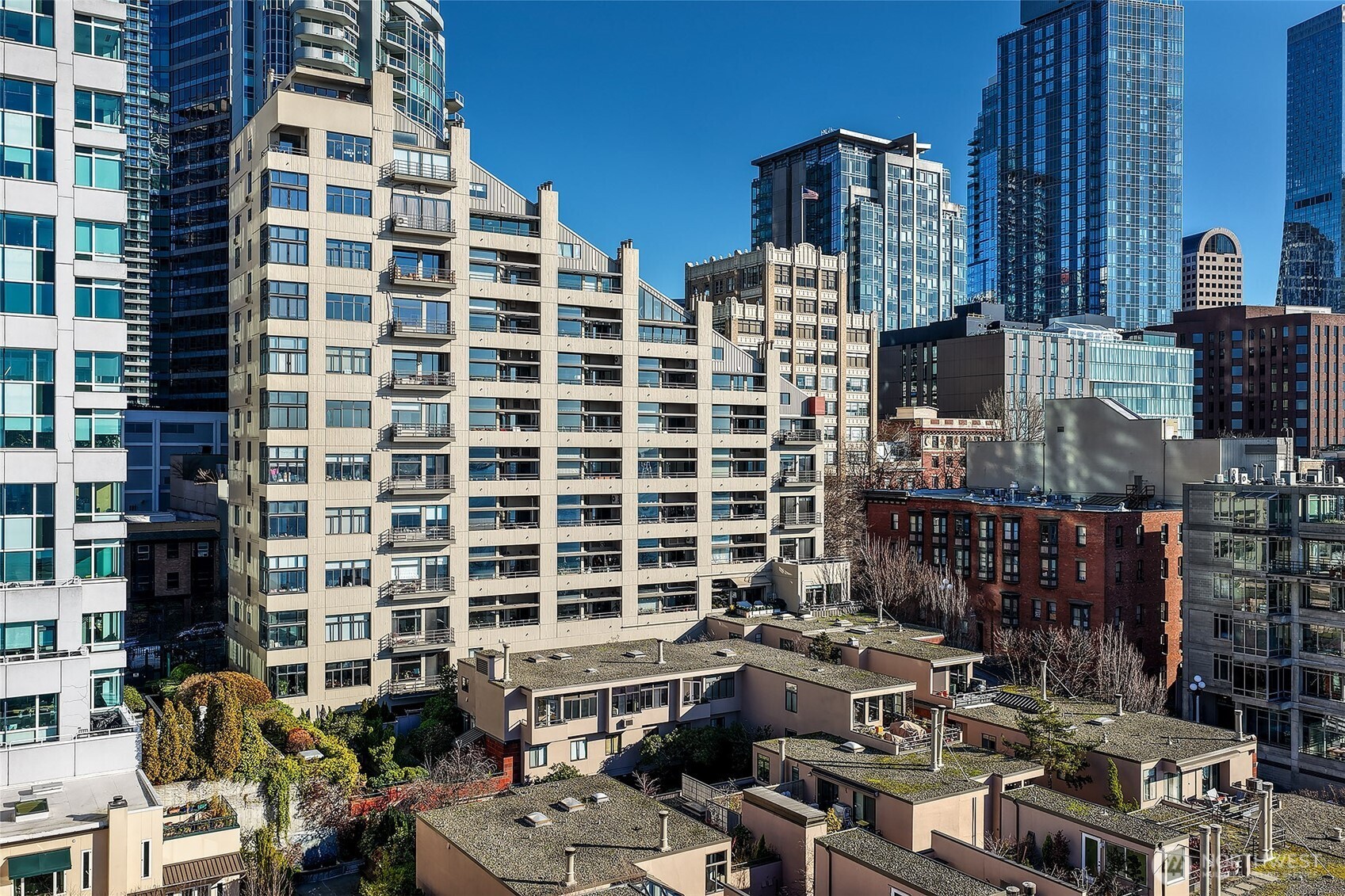 2021 1st Avenue Unit: E8