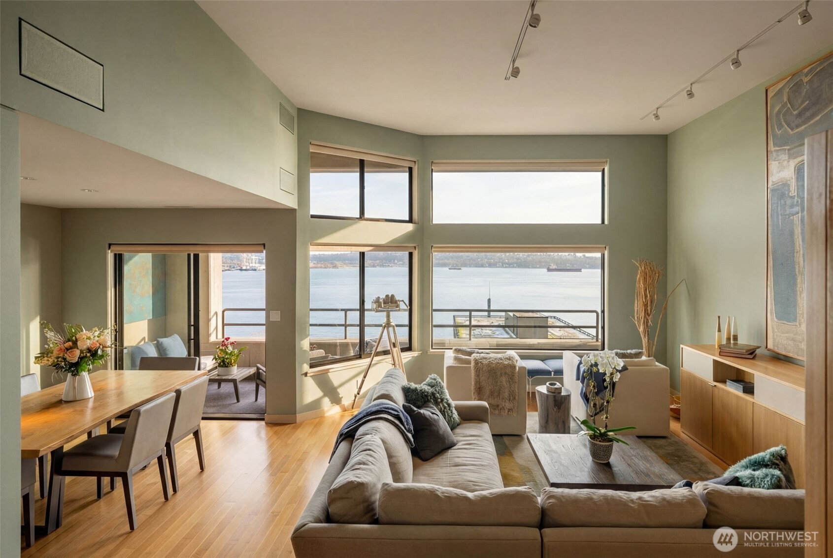 2021 1st Avenue Unit: E8