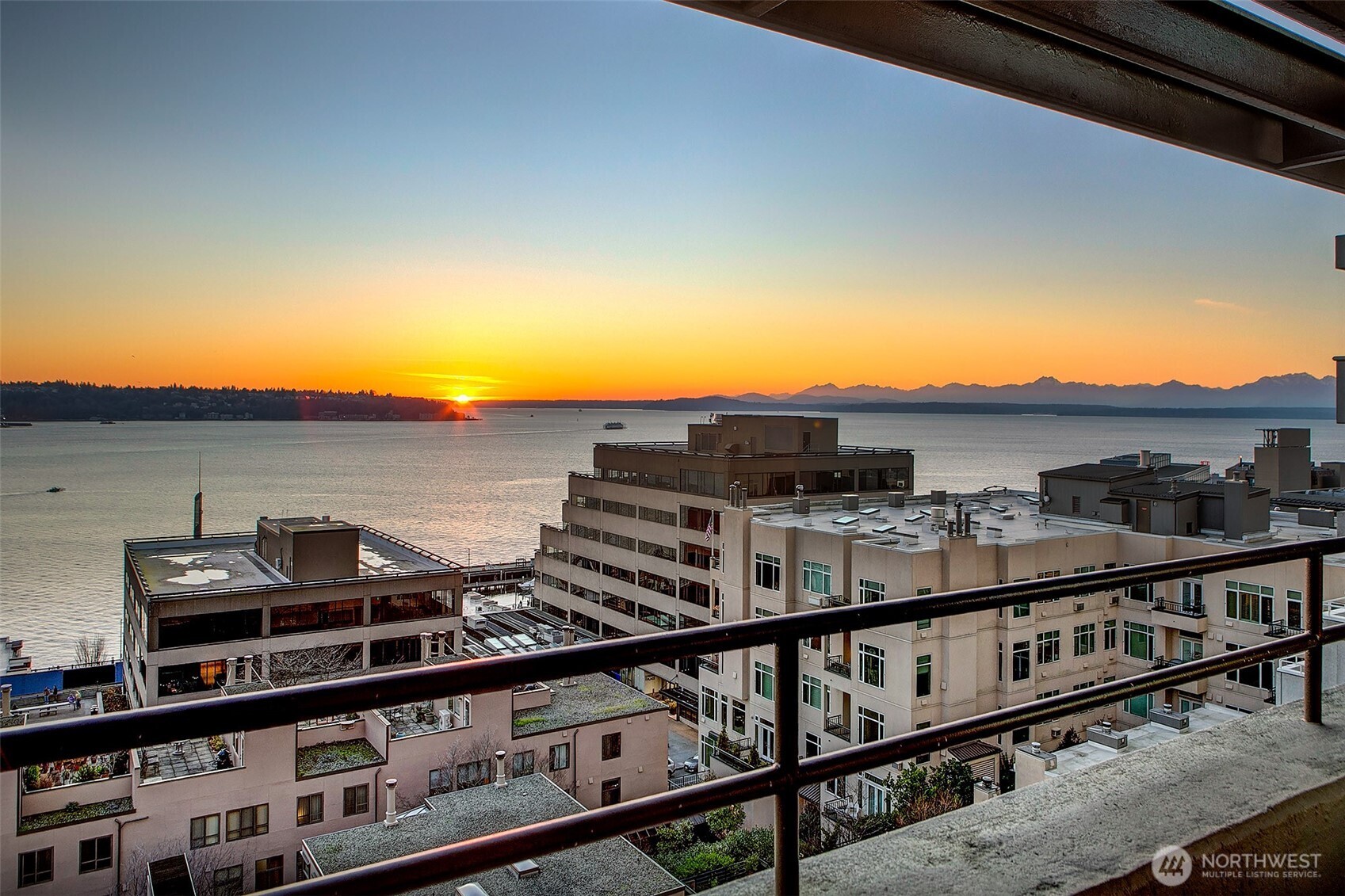 2021 1st Avenue Unit: E8