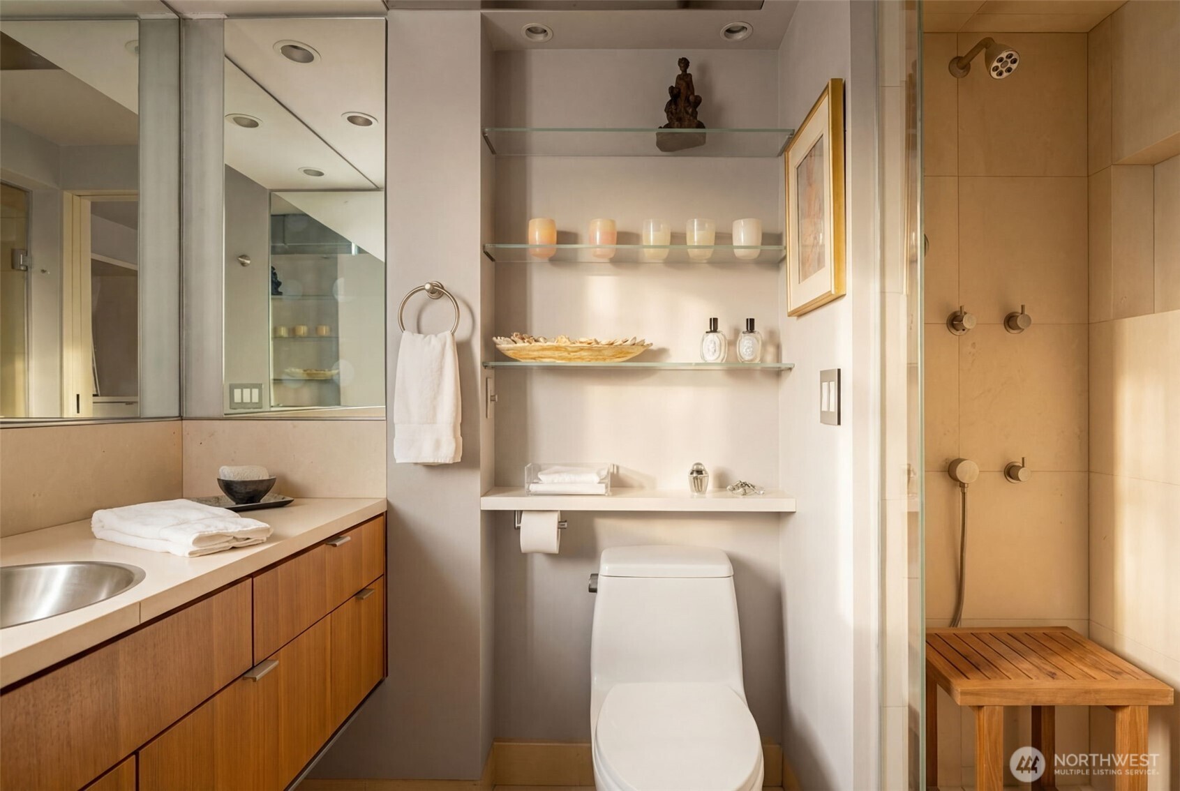 2021 1st Avenue Unit: E8