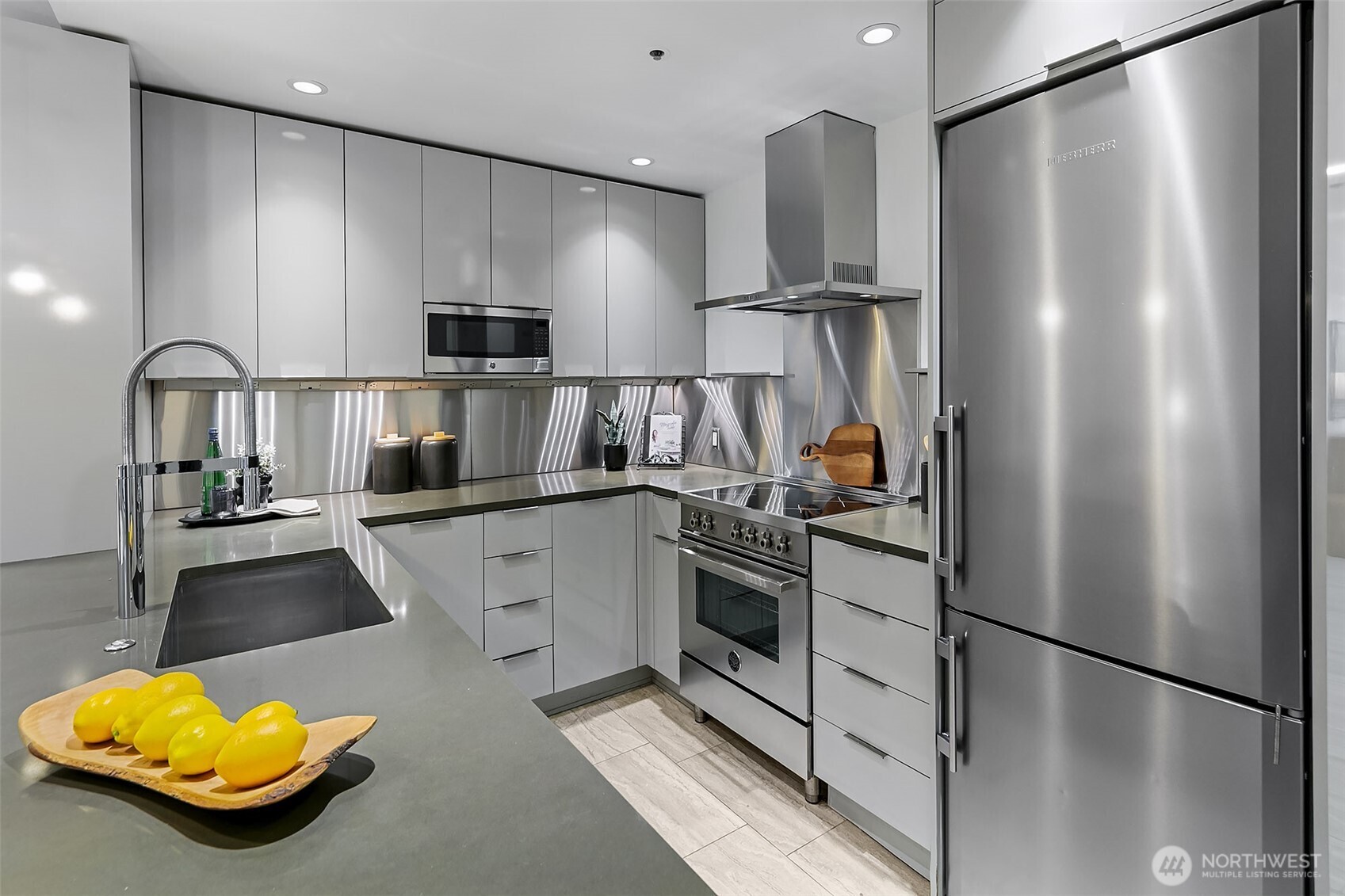 98 Union Street Unit: 514