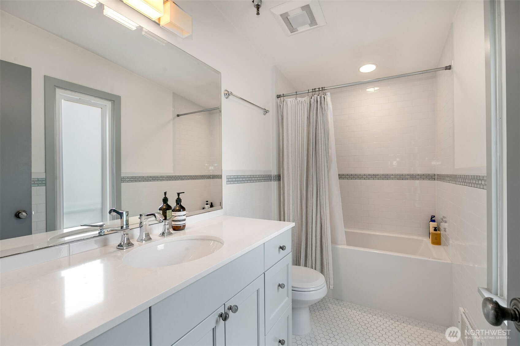 1406 Harvard Avenue Unit: 10