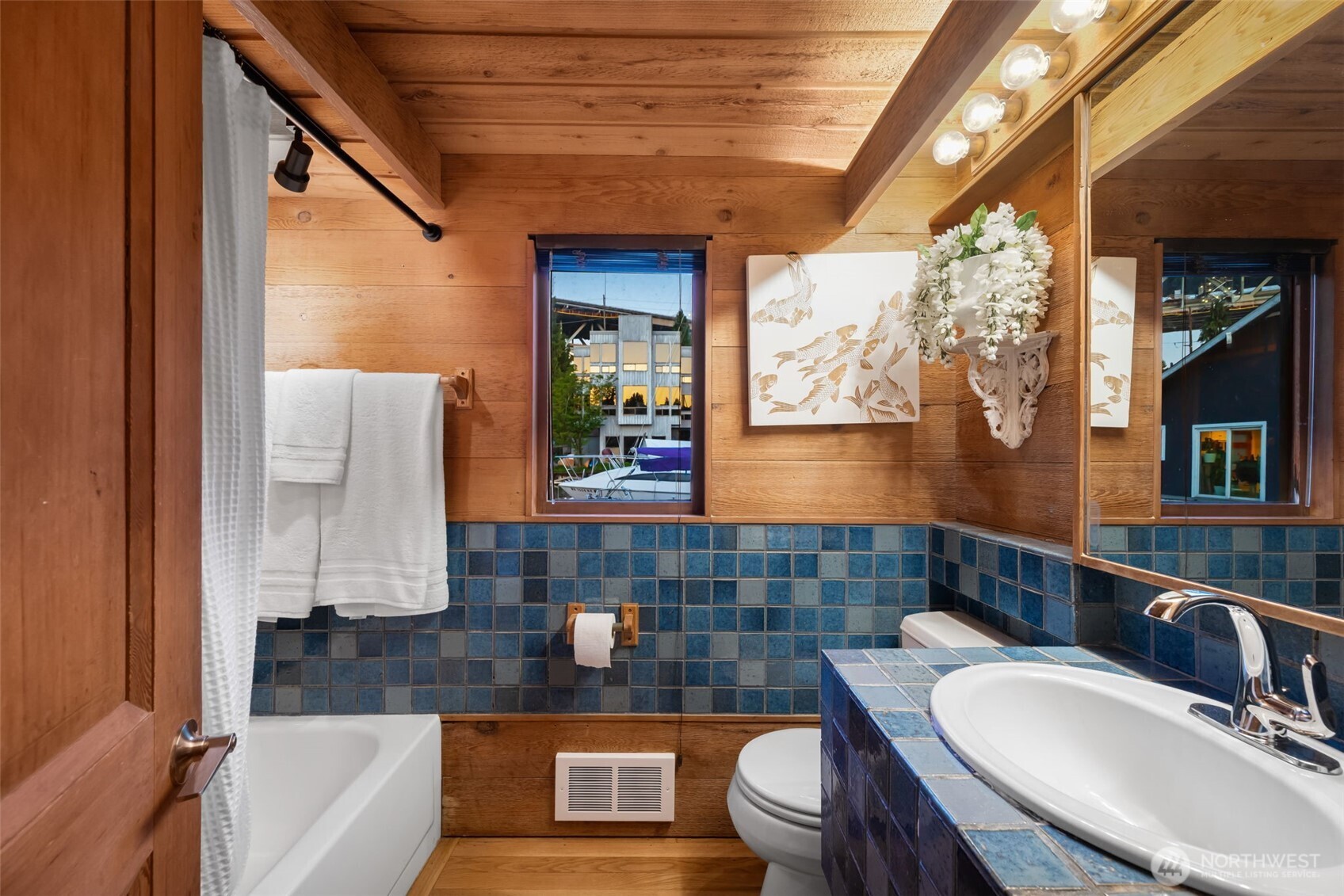 3123 Fairview Avenue E Unit: 2