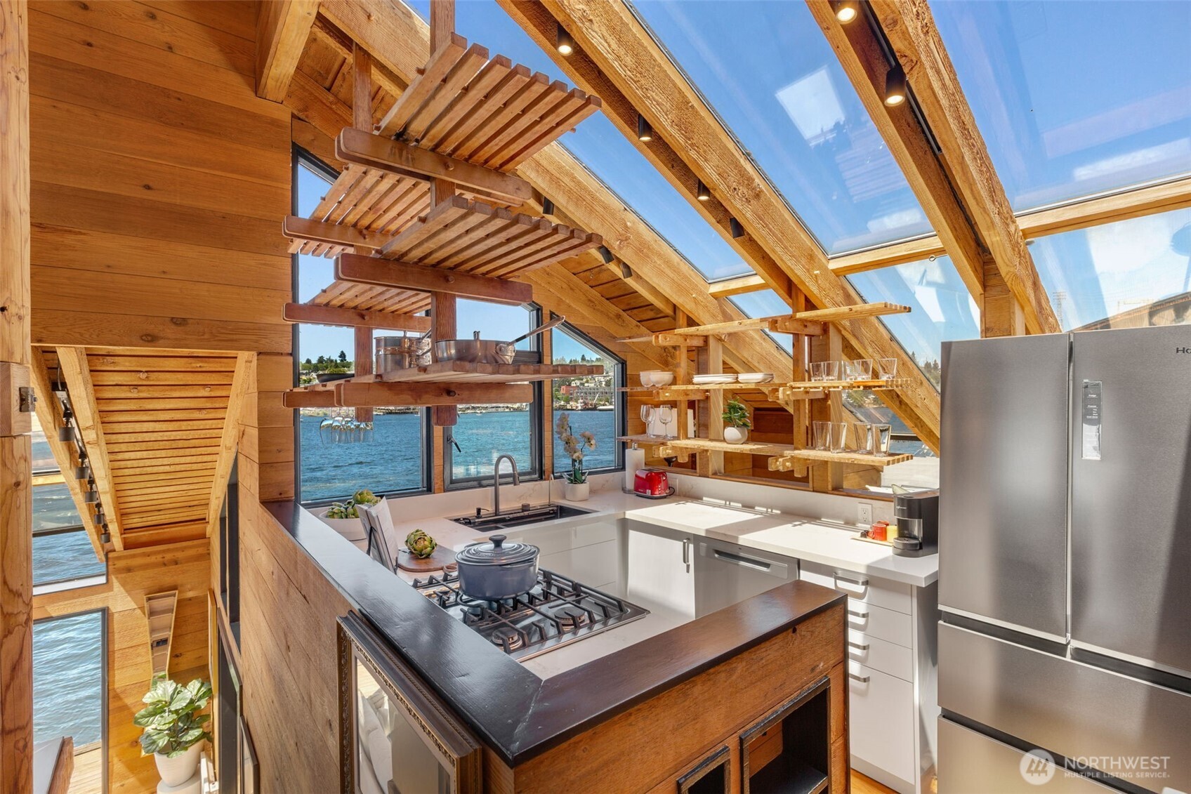 3123 Fairview Avenue E Unit: 2