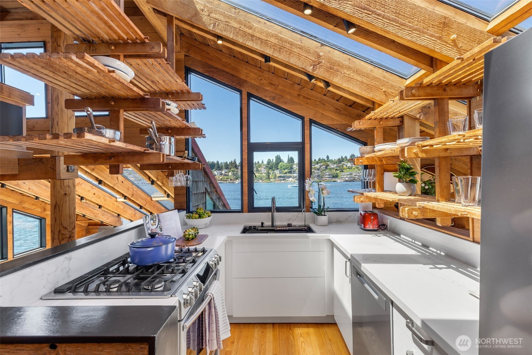 3123 Fairview Avenue E Unit: 2