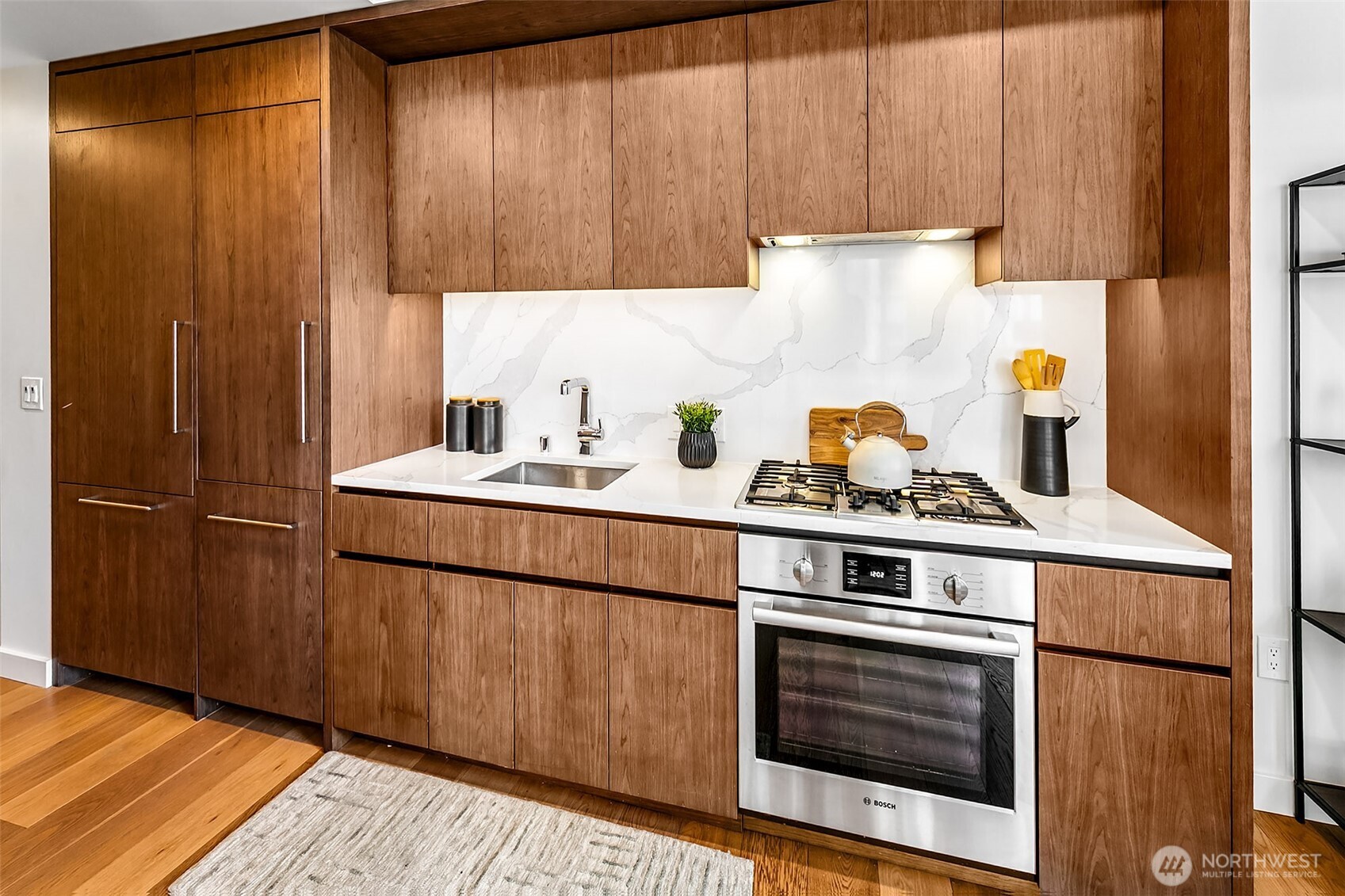 121 Stewart Street Unit: 407