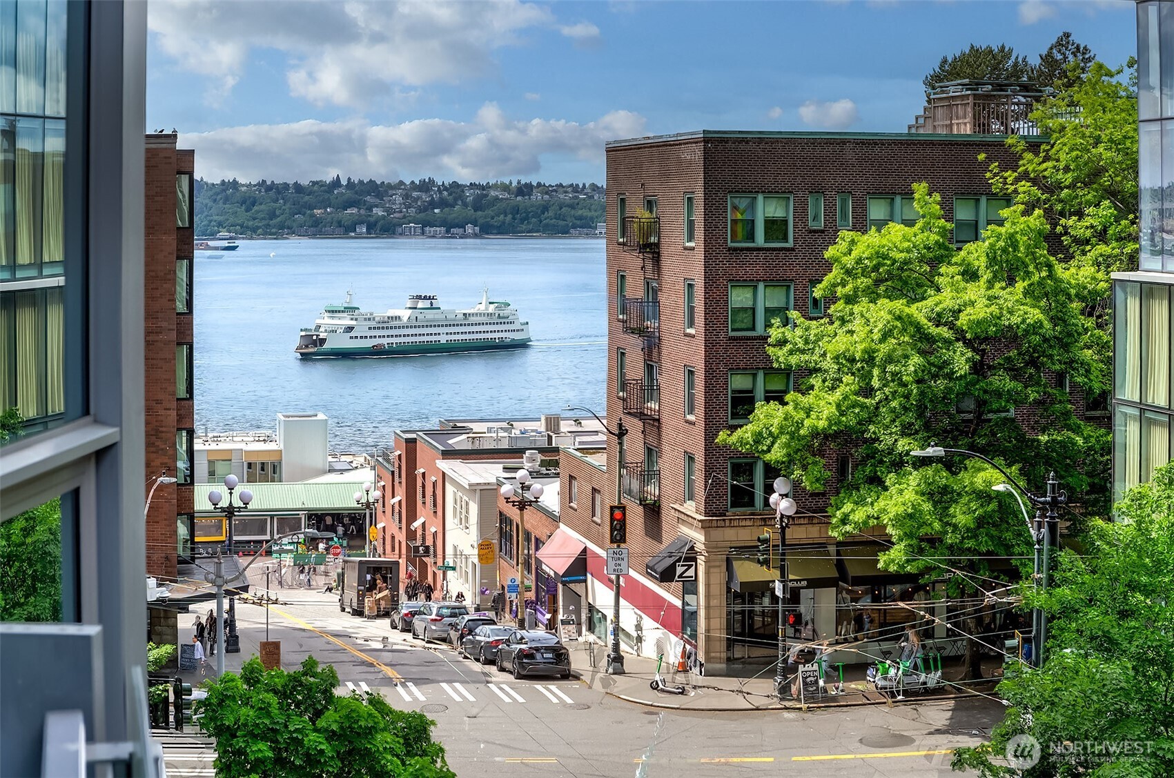 121 Stewart Street Unit: 407